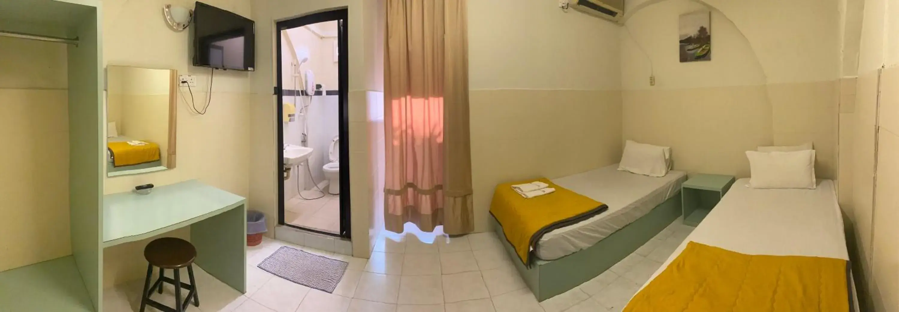 Bed in Fairway Hotel Bed in Fairway Hotel