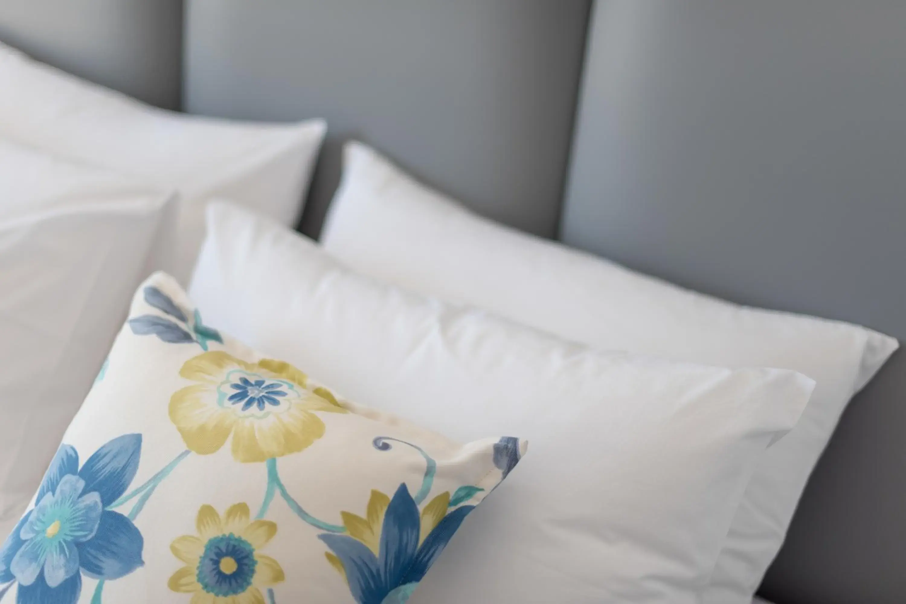 Bedroom, Bed in MAR n MAR CROWN HOTEL-SUITES Bedroom, Bed in MAR n MAR CROWN HOTEL-SUITES