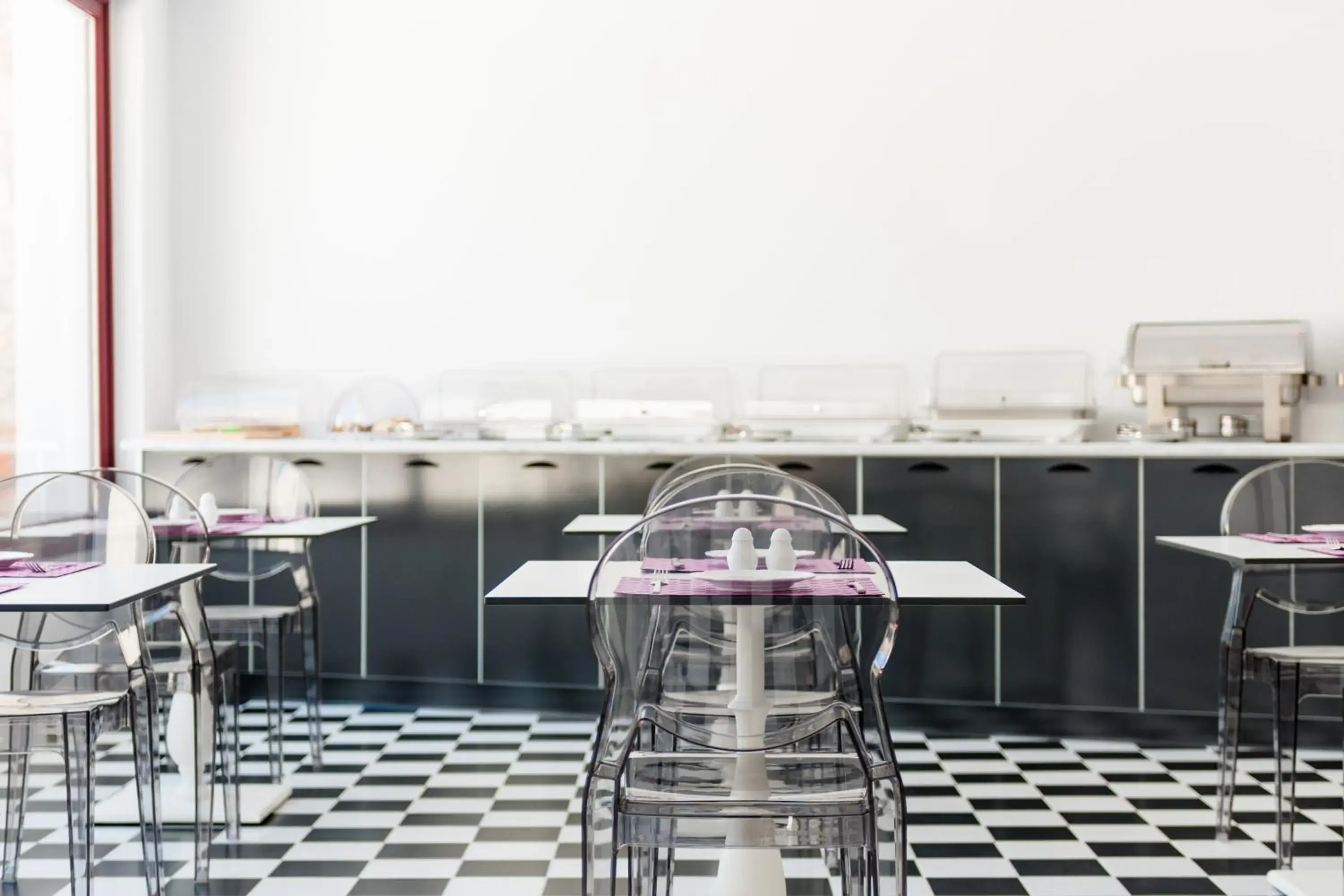 Restaurant/places to eat in MAR n MAR CROWN HOTEL-SUITES Restaurant/places to eat in MAR n MAR CROWN HOTEL-SUITES