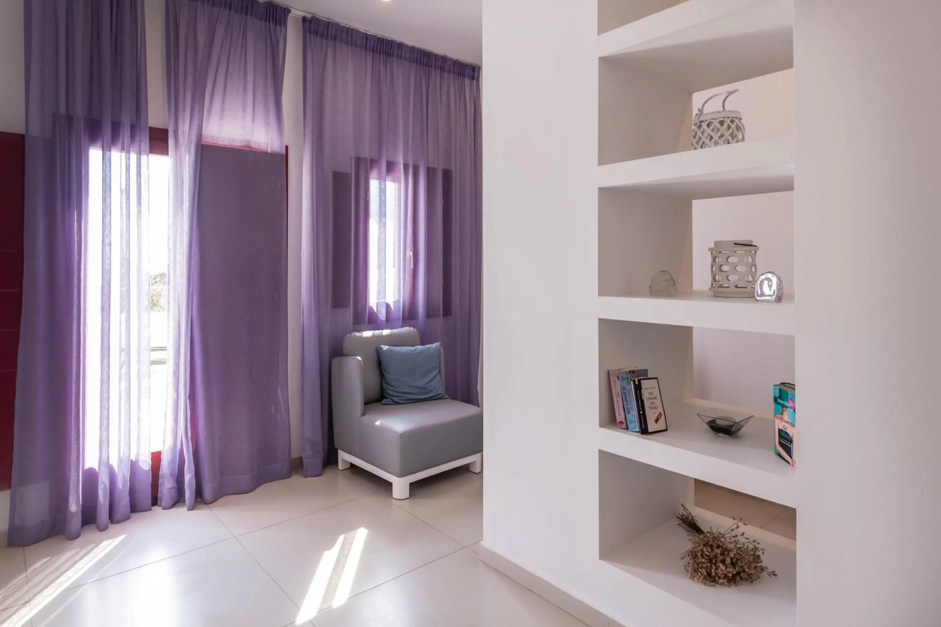 MAR n MAR CROWN HOTEL-SUITES