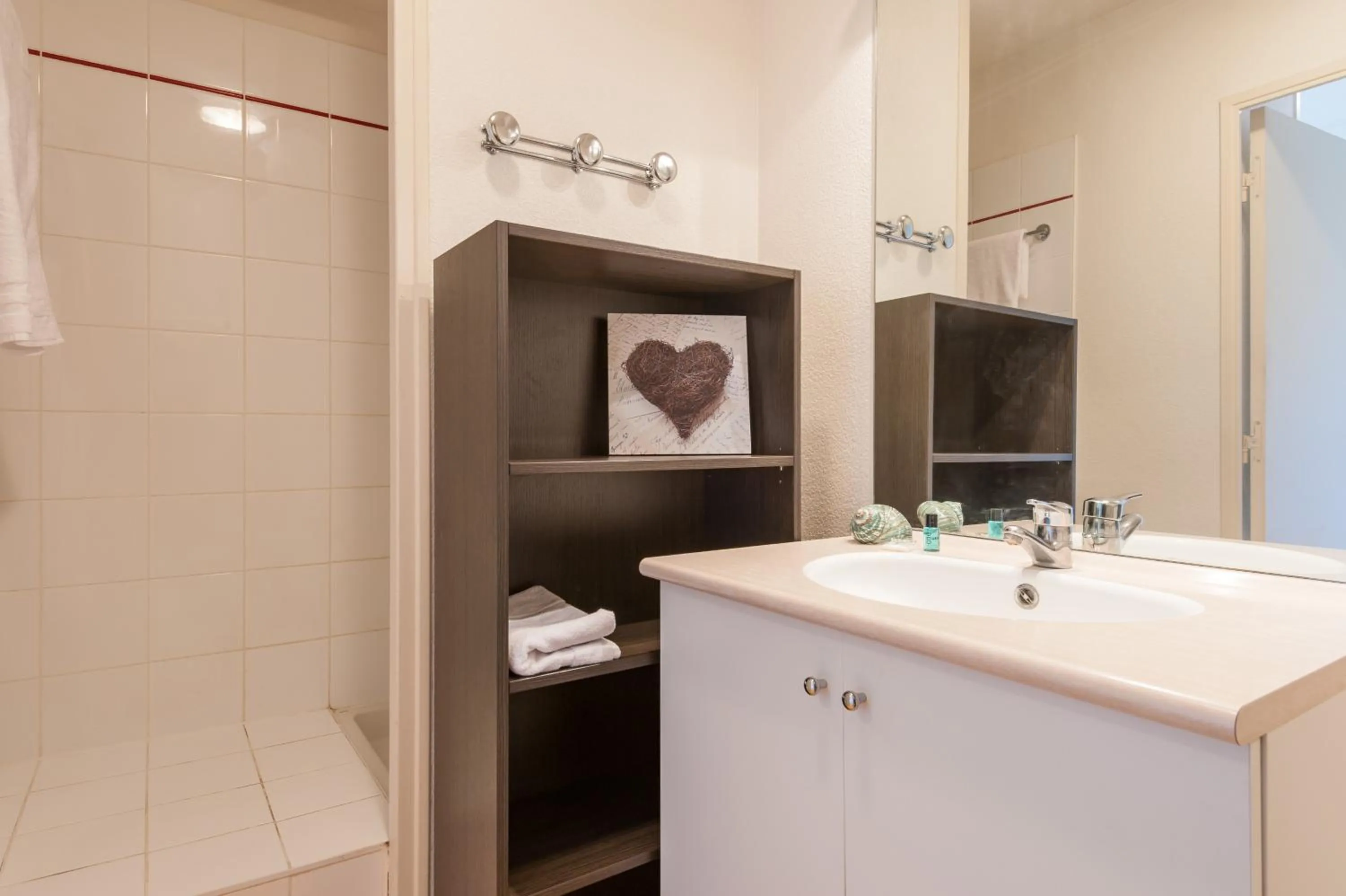 Bathroom in City Résidence Lyon Marcy