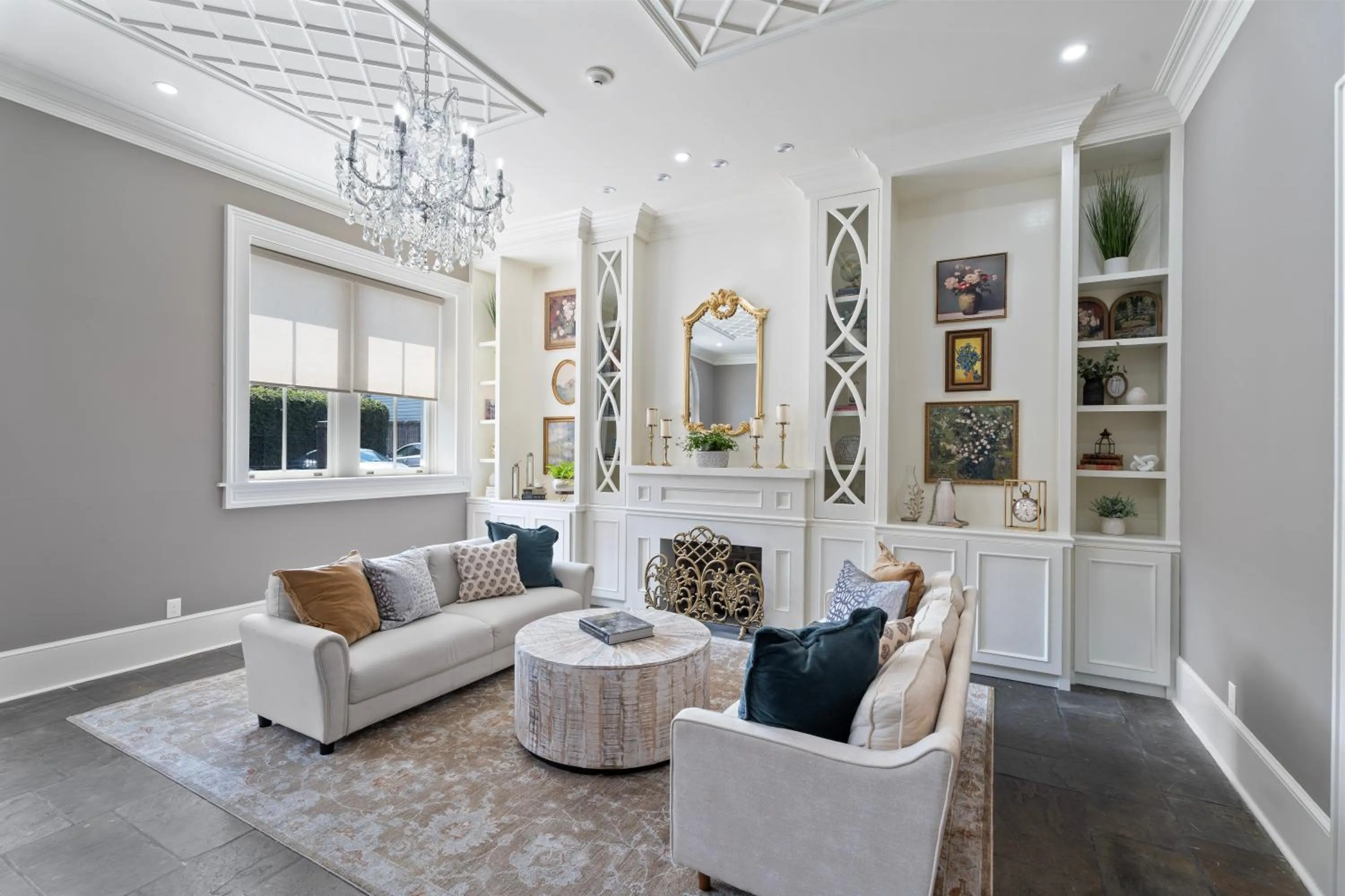 Lobby or reception in Grenoble House