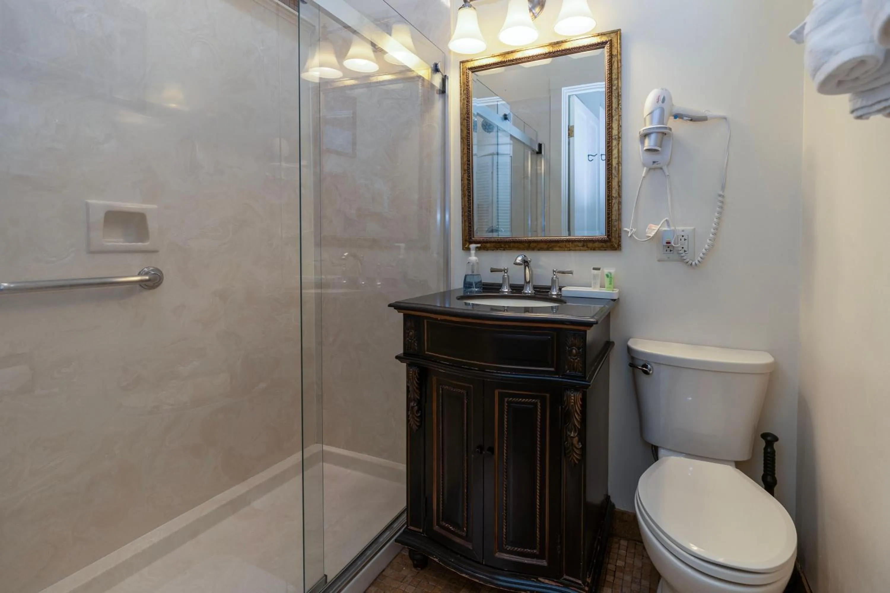 Shower in Grenoble House