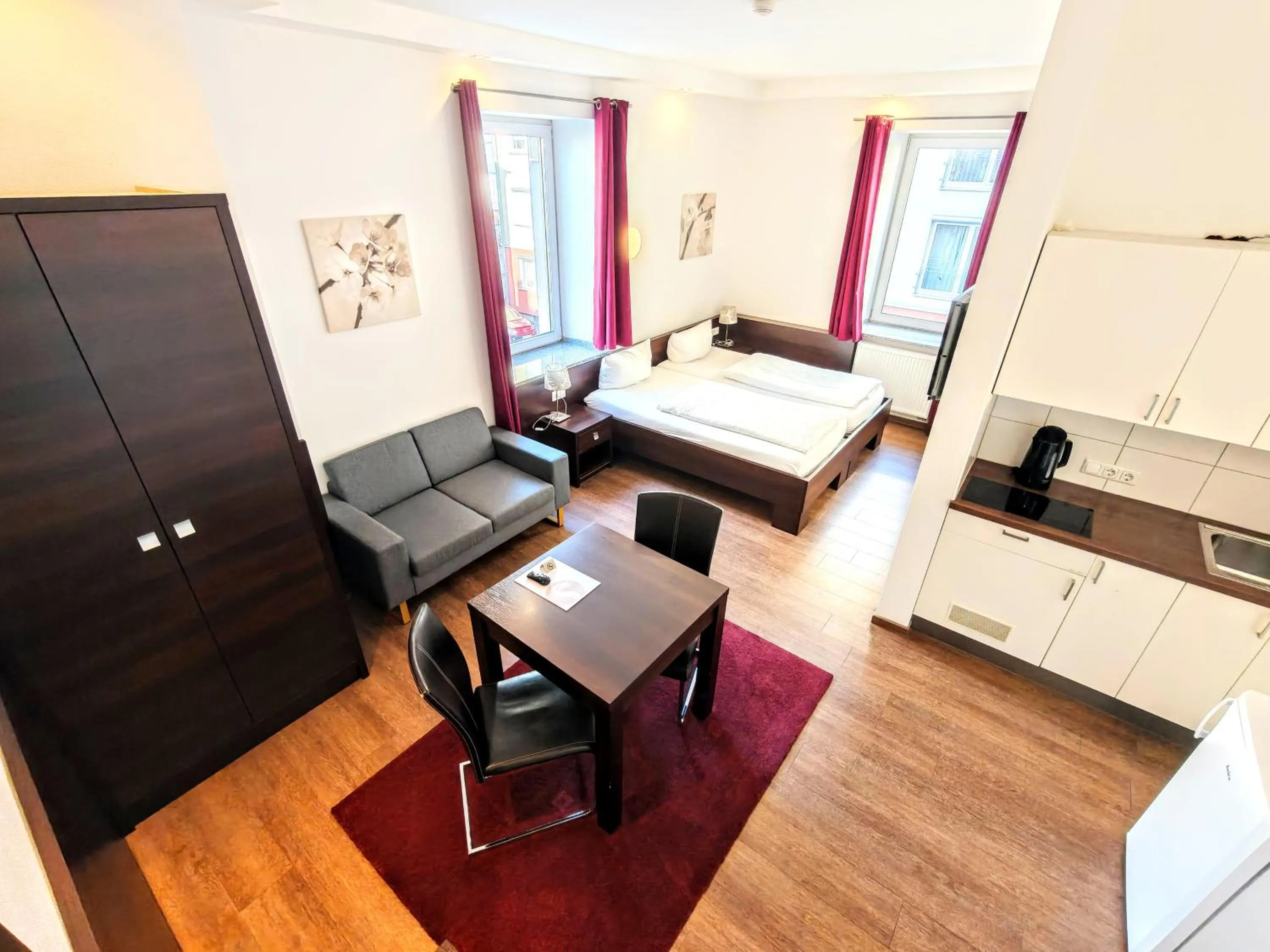 Photo of the whole room, Bed in Aparthotel - Stadtvilla Premium