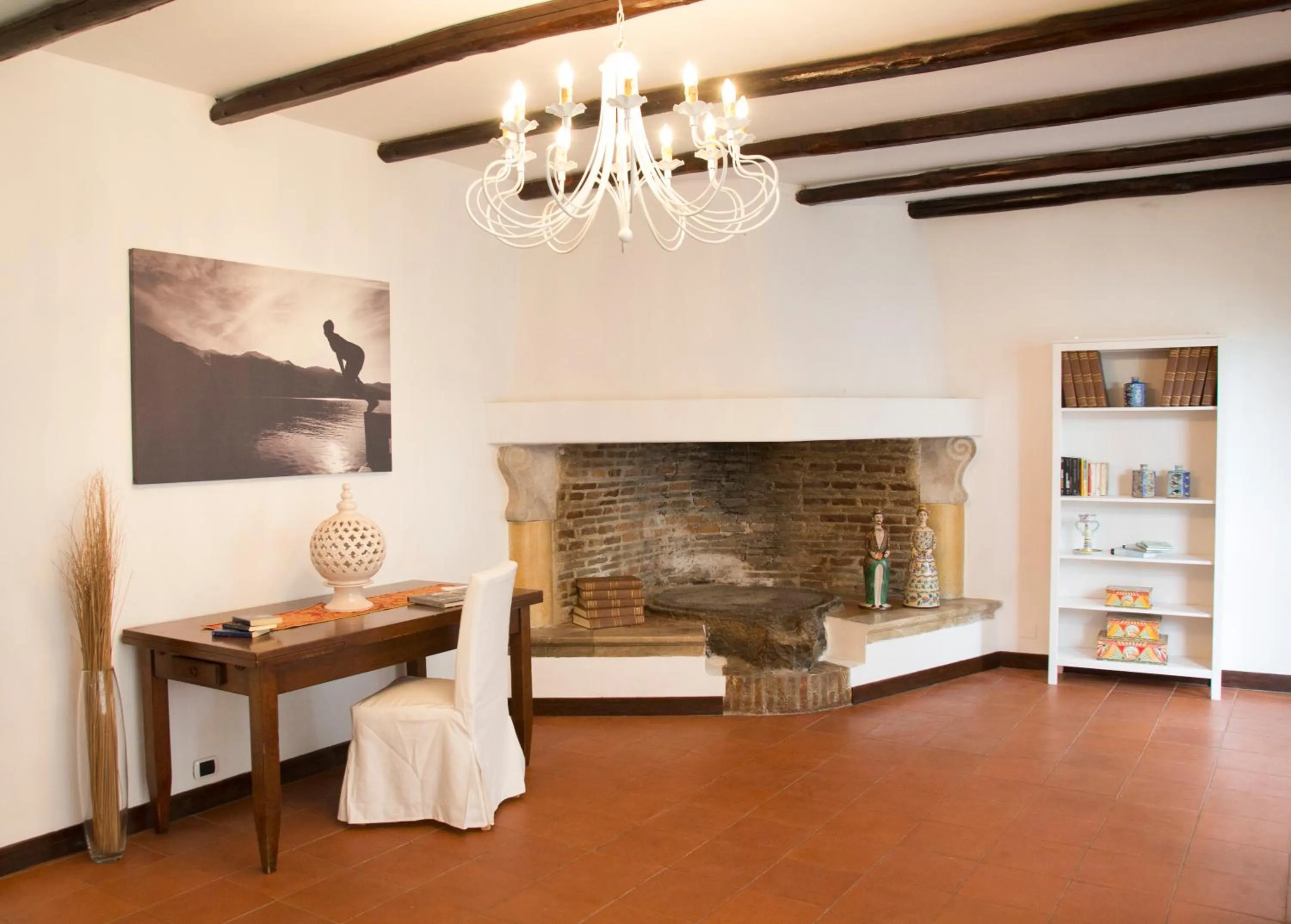 Communal lounge/ TV room in B&B Villa Accademia