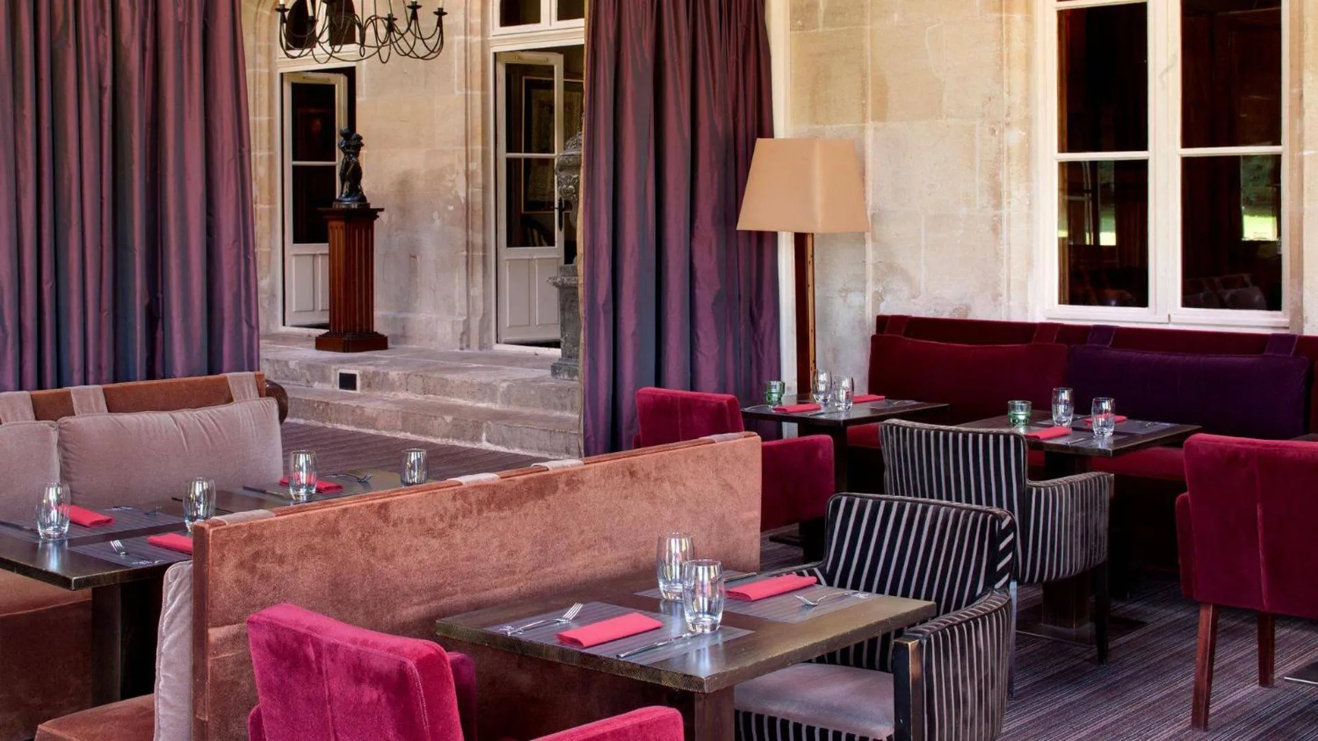 Restaurant/places to eat in Le Pavillon De Gouffern