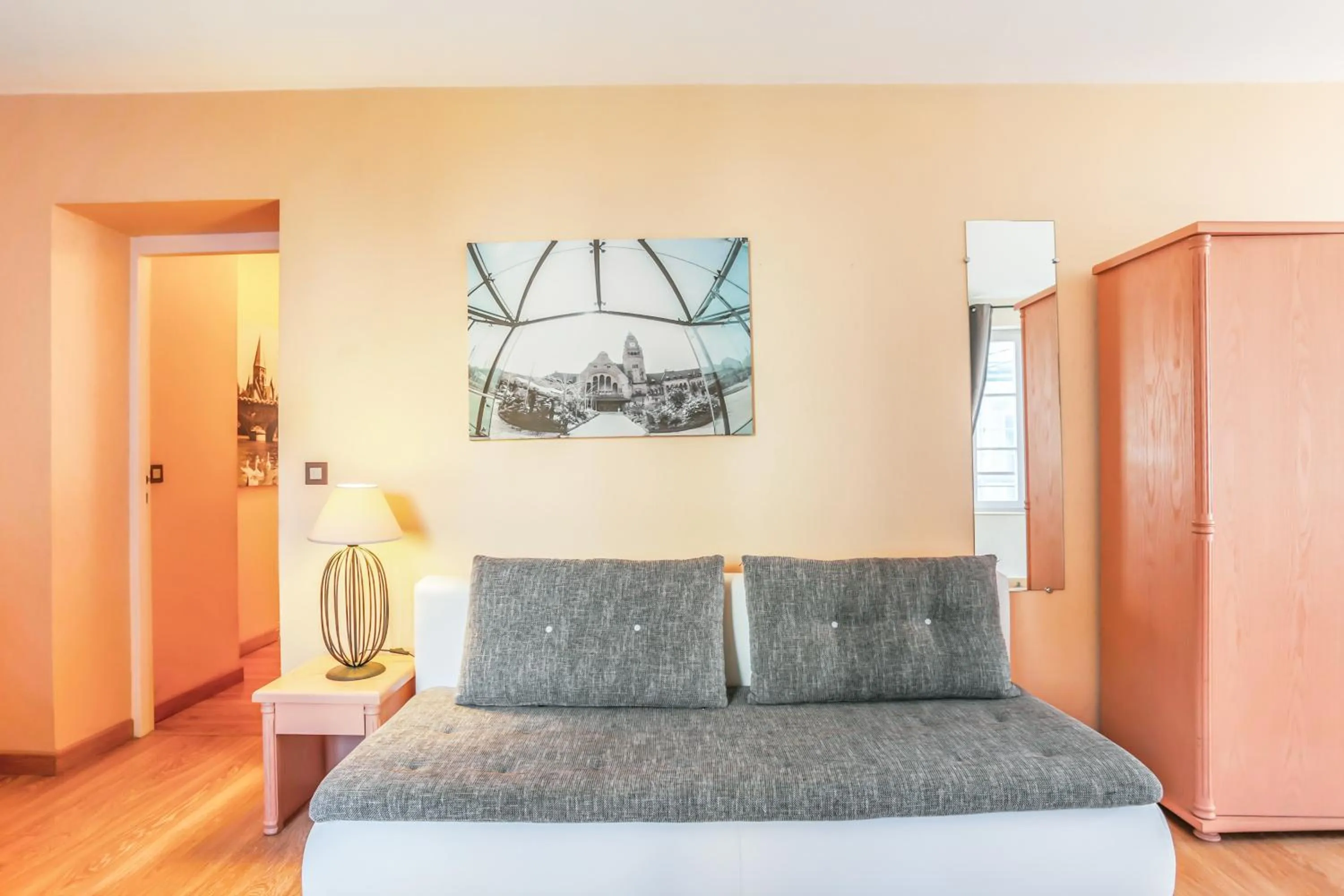 Bed in Hôtel Du Théâtre Centre Historique - Parking Souterrain Public Gratuit