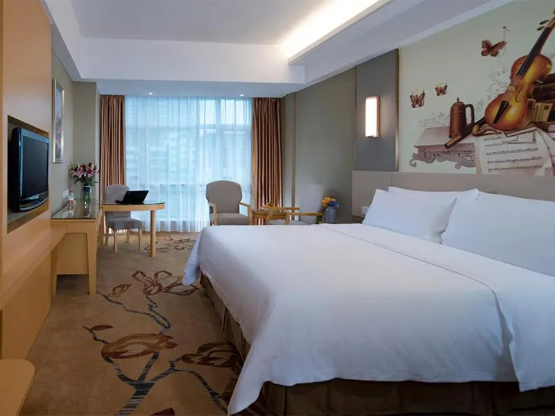 Bed in Vienna Hotel(HaiKou High Speed Railway East Station)