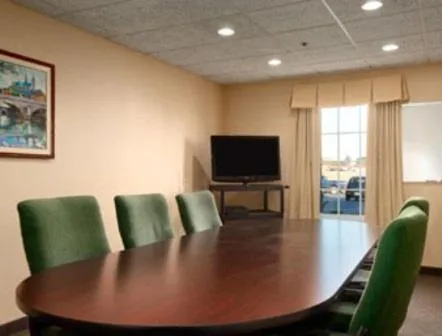 Howard Johnson by Wyndham Jackson