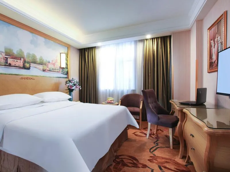 Bed in Vienna 3 Best Hotel(Jiangsu Xinyi Beijing Road Store)