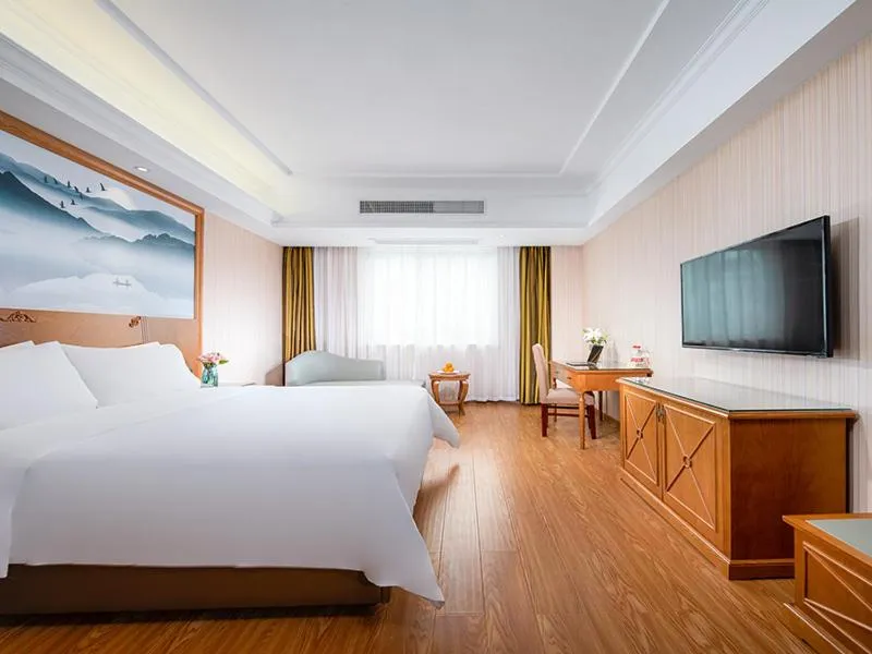 Bed in Vienna hotel (huizhou ancient city store, shexian county, huangshan city, anhui province)