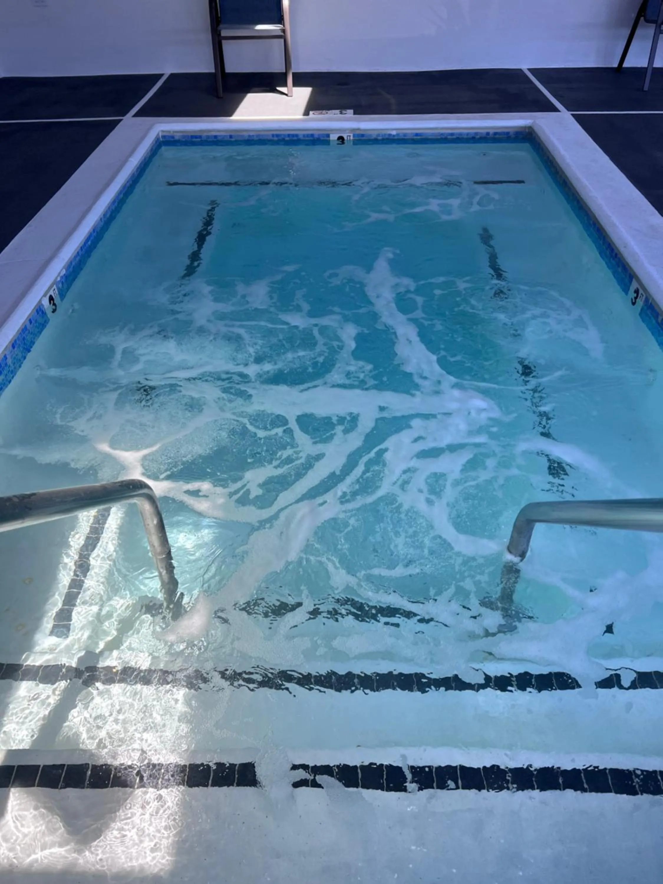 Hot Tub in Surf City Inn & Suites