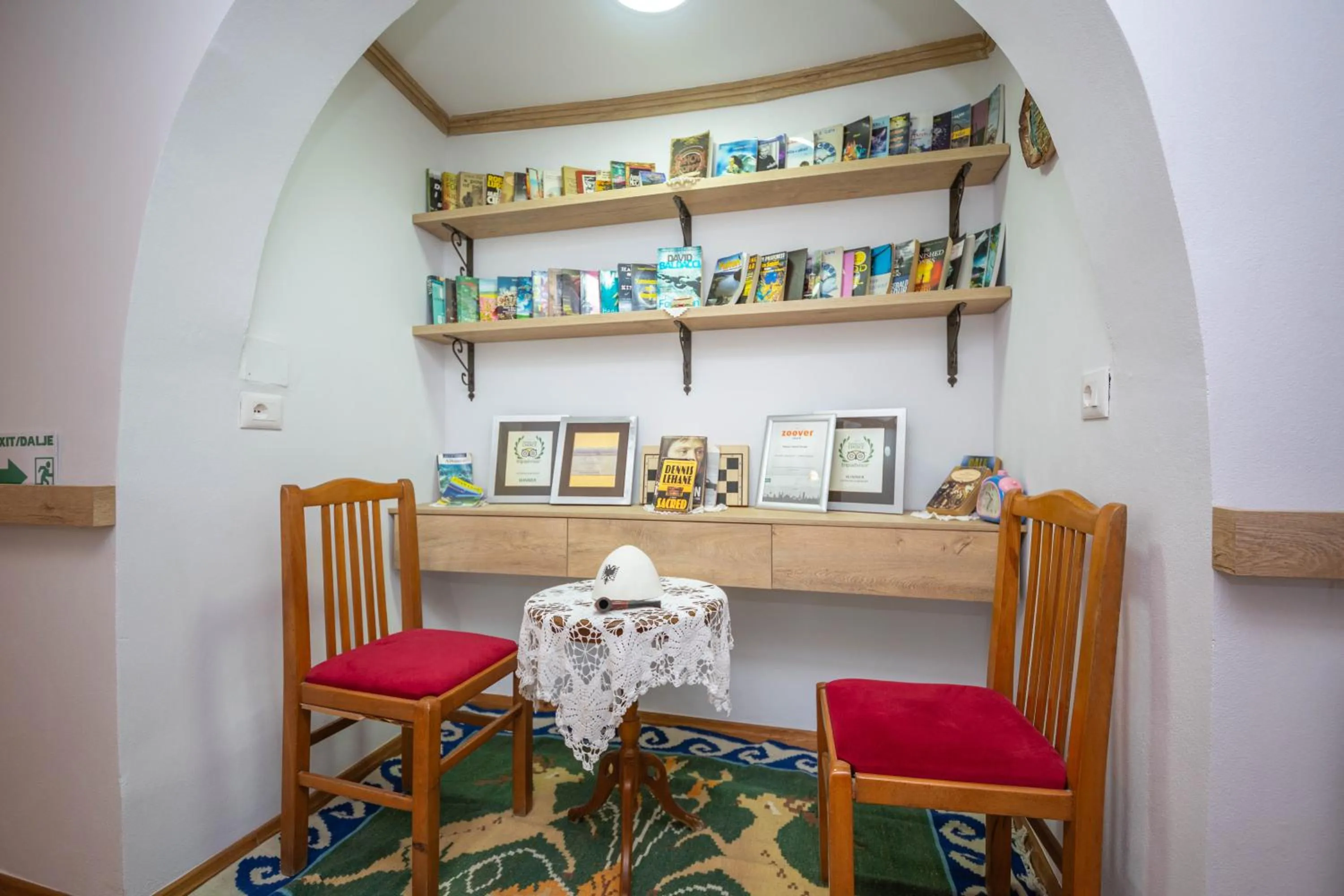 Library in Bed and Breakfast Kotoni