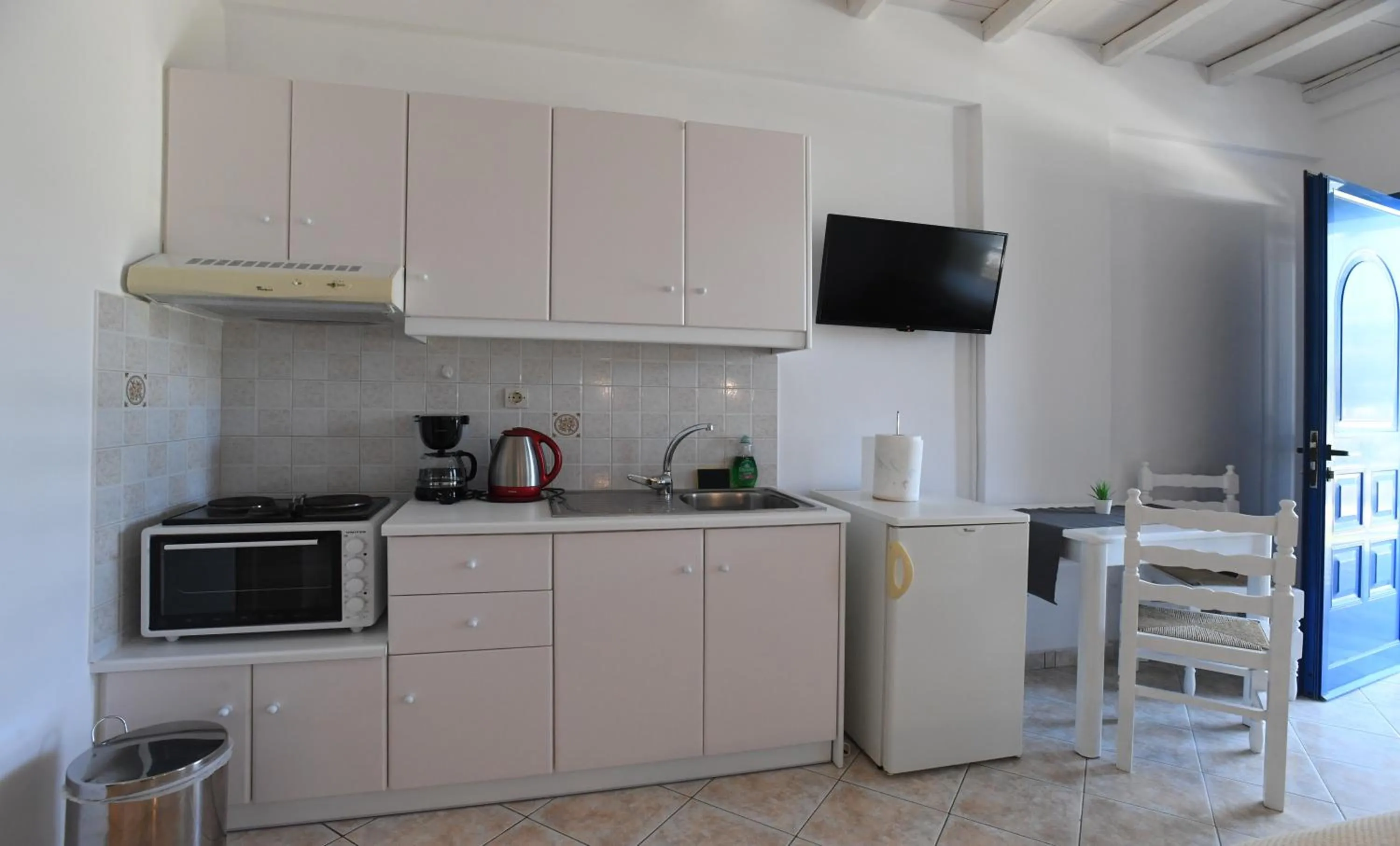 Nostos Beachfront Apartments & Studios