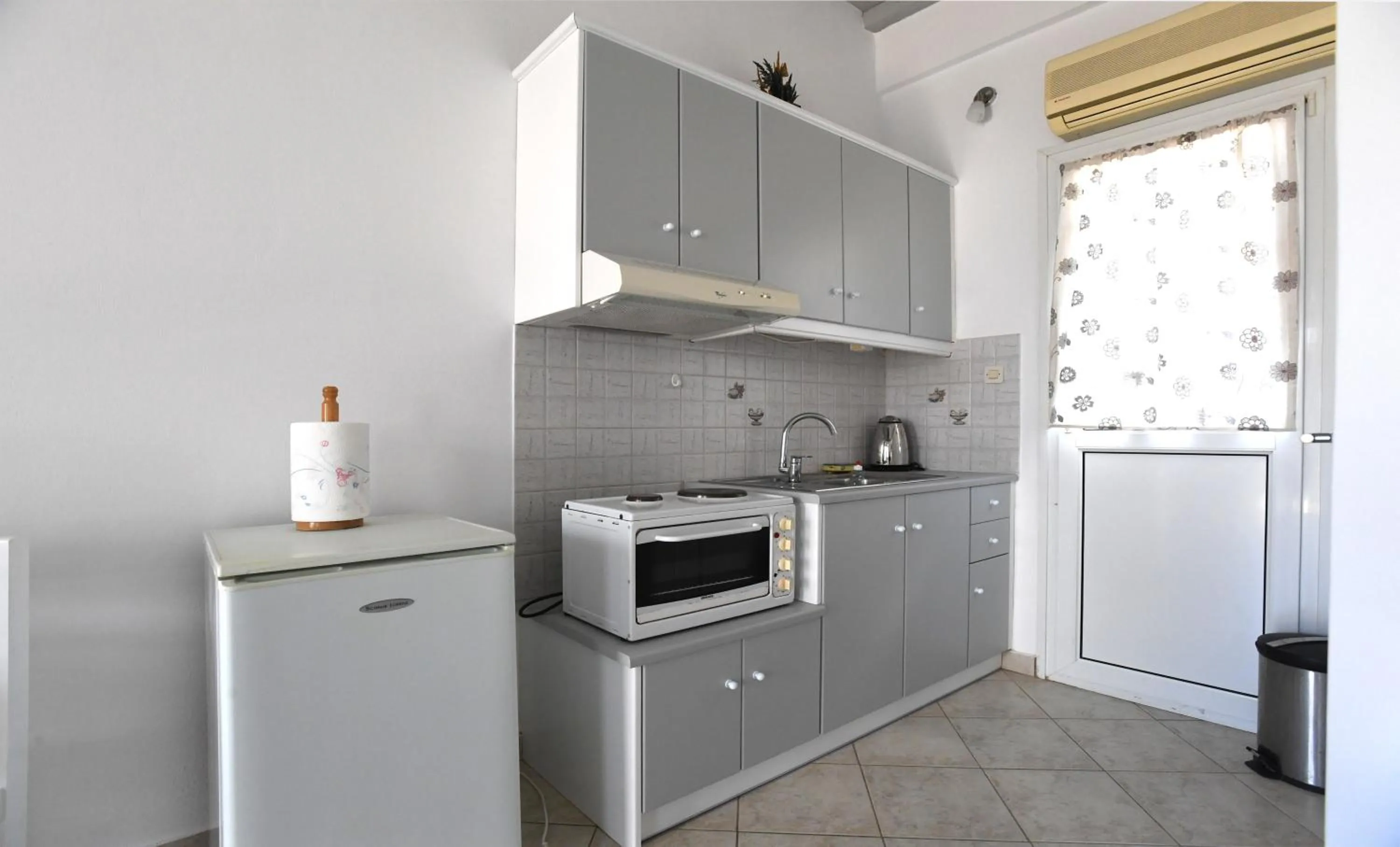 Nostos Beachfront Apartments & Studios