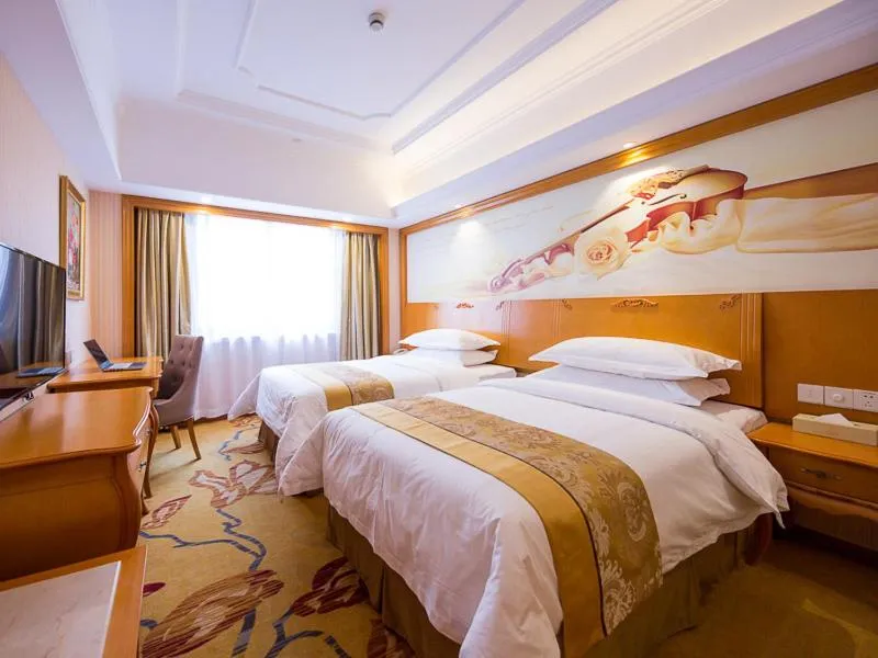 Bed in Vienna international hotel shanghai pudong airport south store