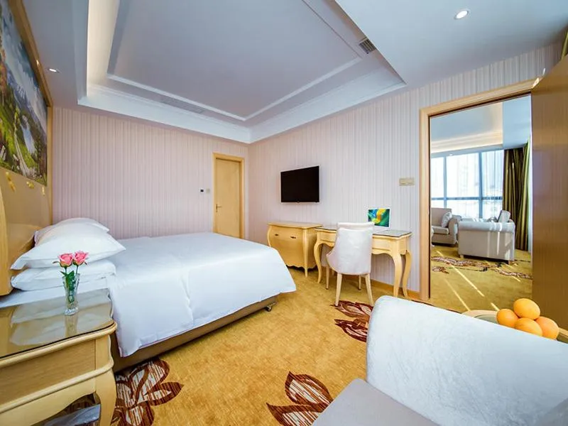 Bed in vienna hotel (HuaZhong Agricultural University in South Lake Store)