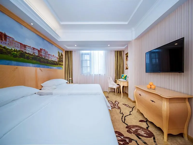 Bed in vienna hotel (HuaZhong Agricultural University in South Lake Store)
