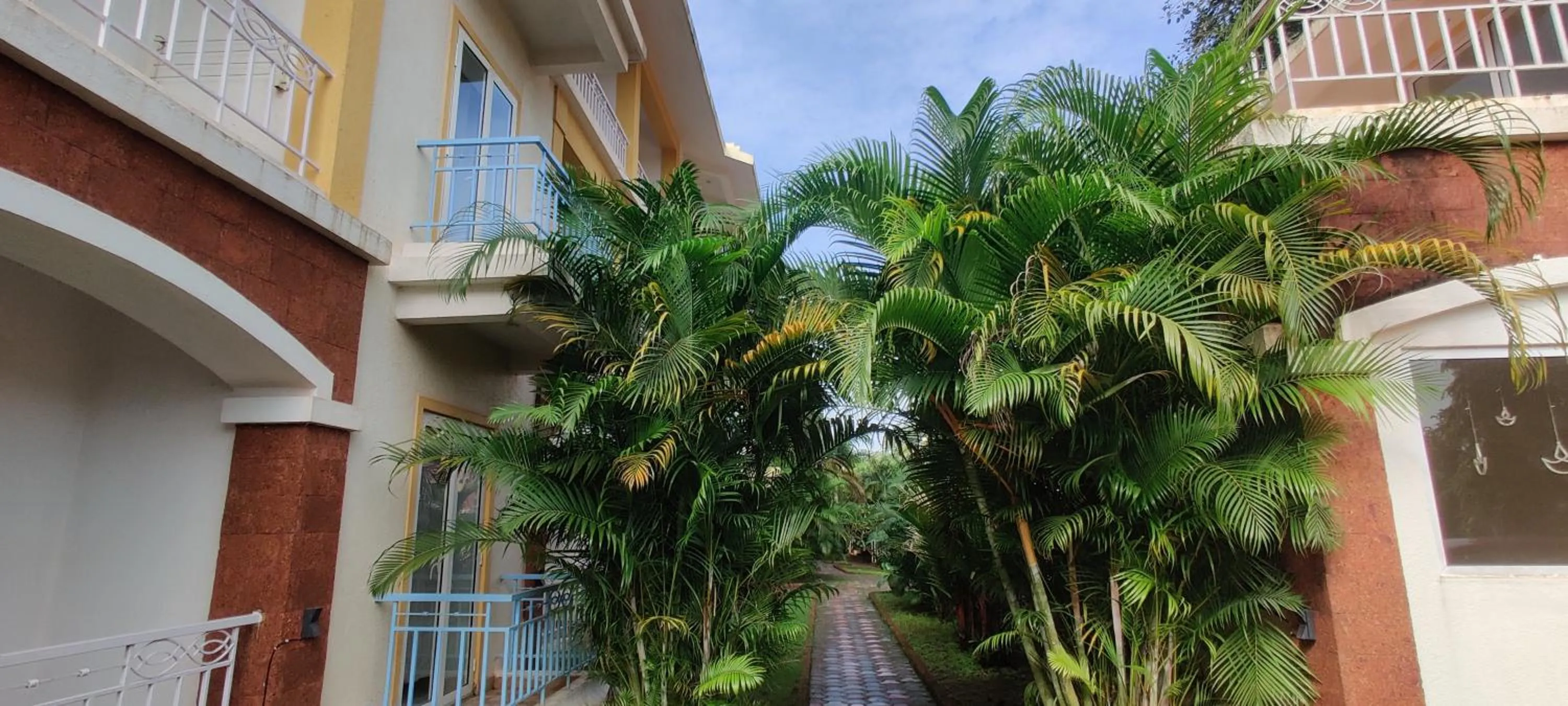 Property building in Passions de Goa