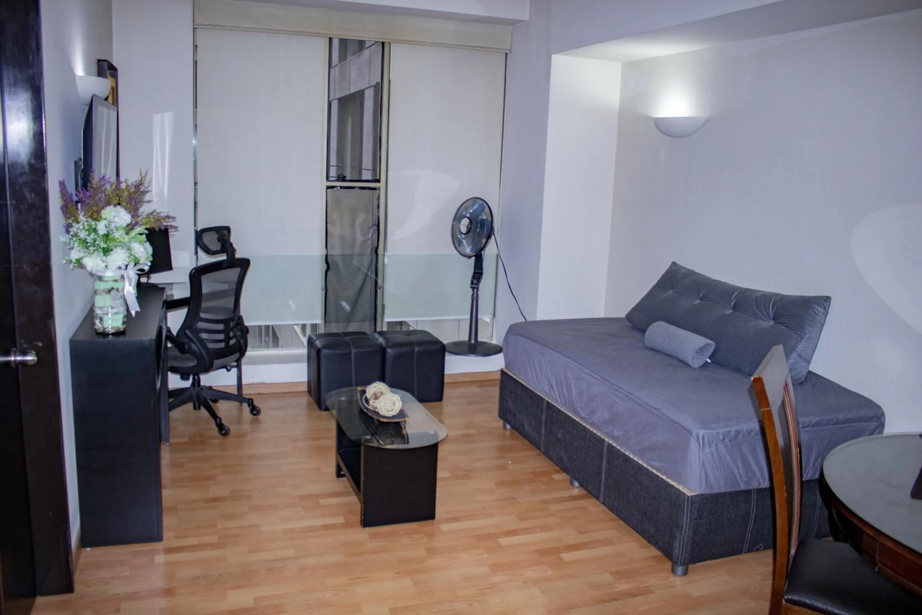 Bed in Puerta Alameda Suites México