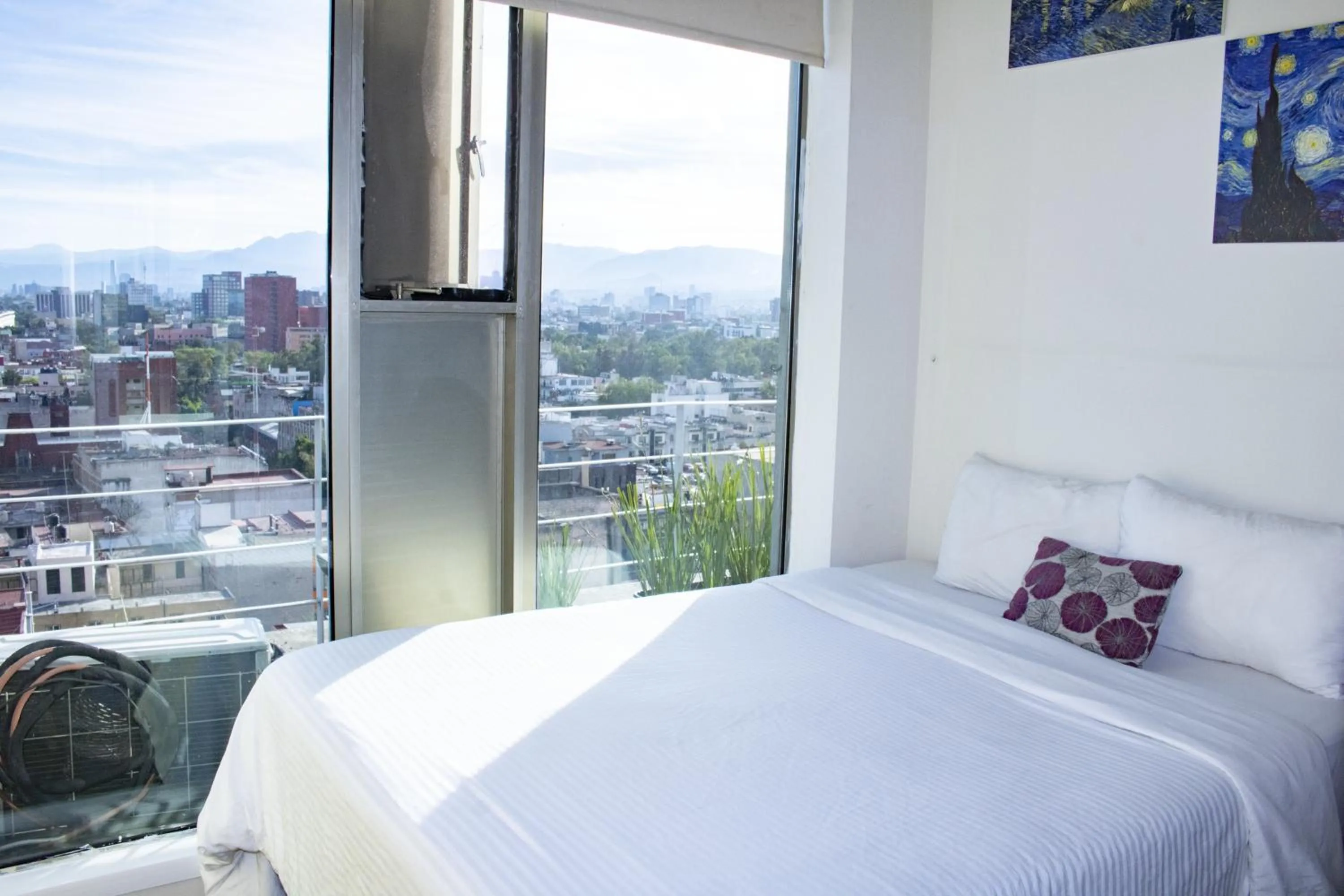Bedroom, Bed in Puerta Alameda Suites México