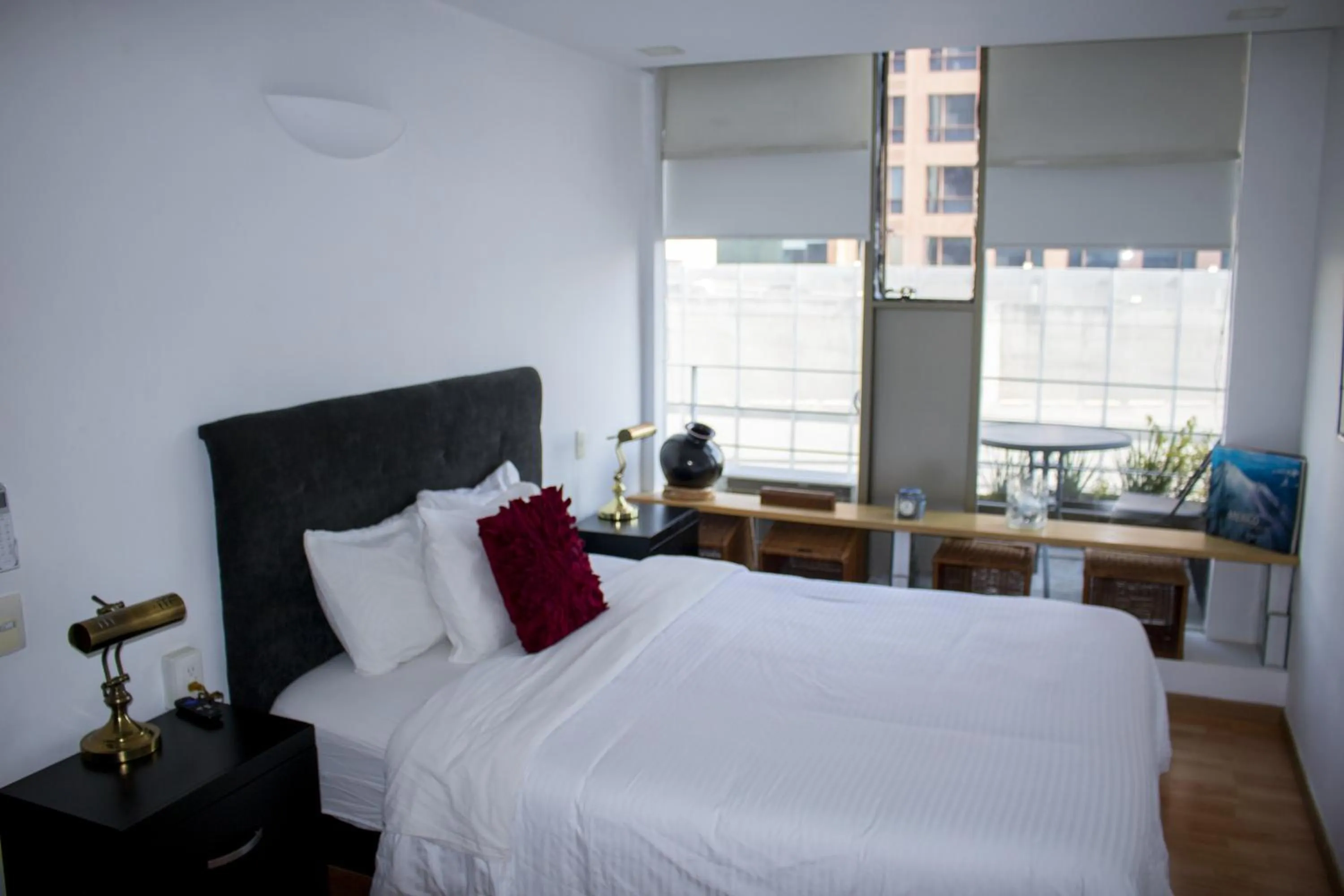 Bed in Puerta Alameda Suites México