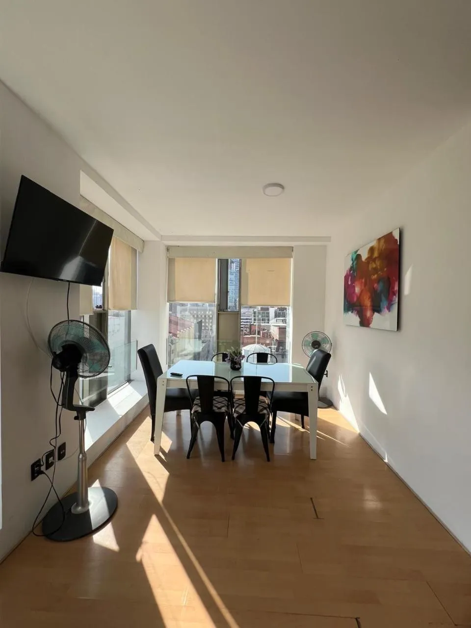 Dining area in Puerta Alameda Suites México