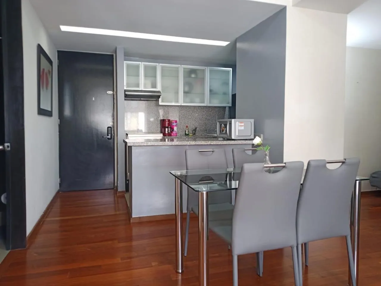 Dining area in Puerta Alameda Suites México