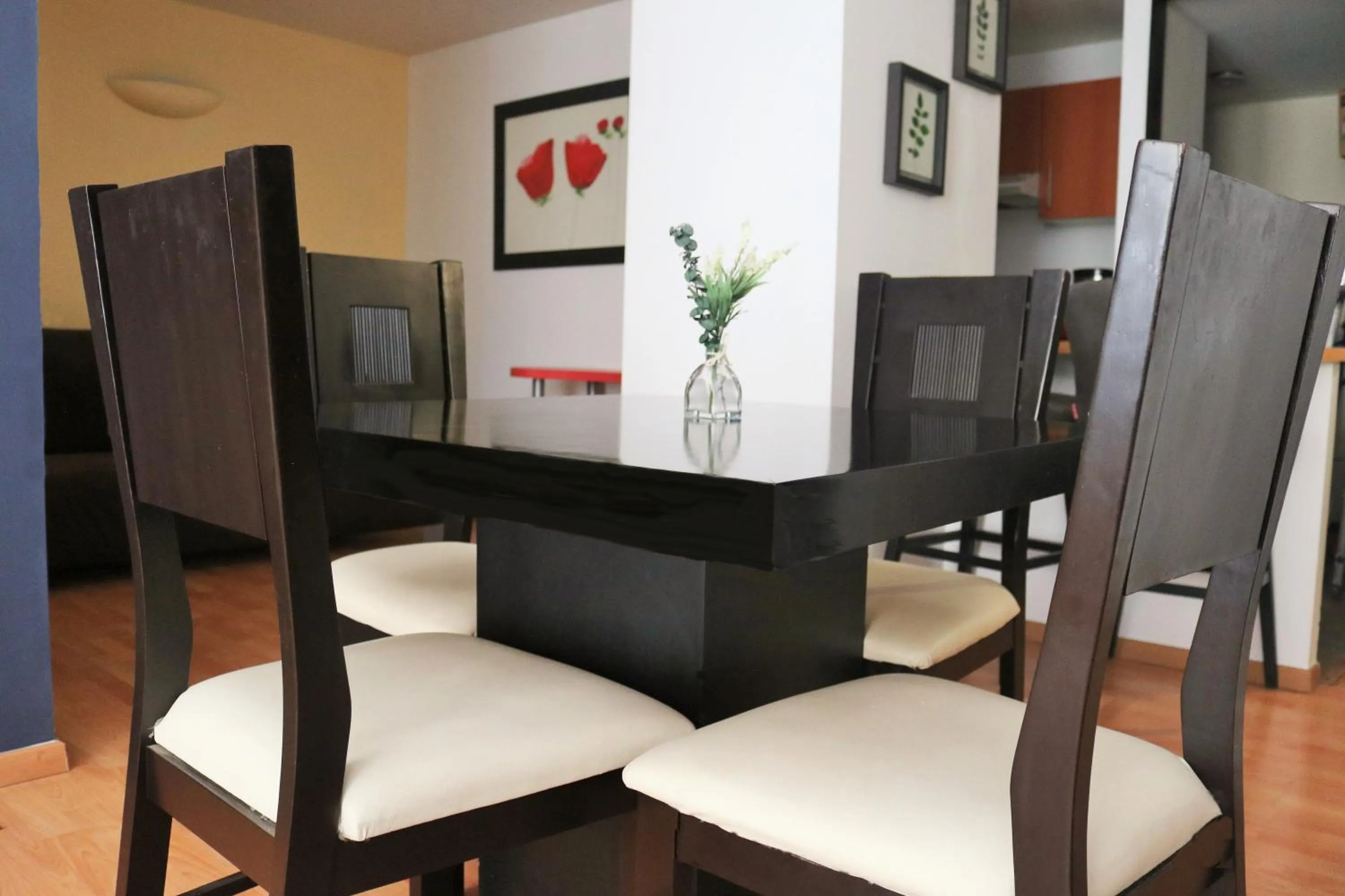 Dining area in Puerta Alameda Suites México