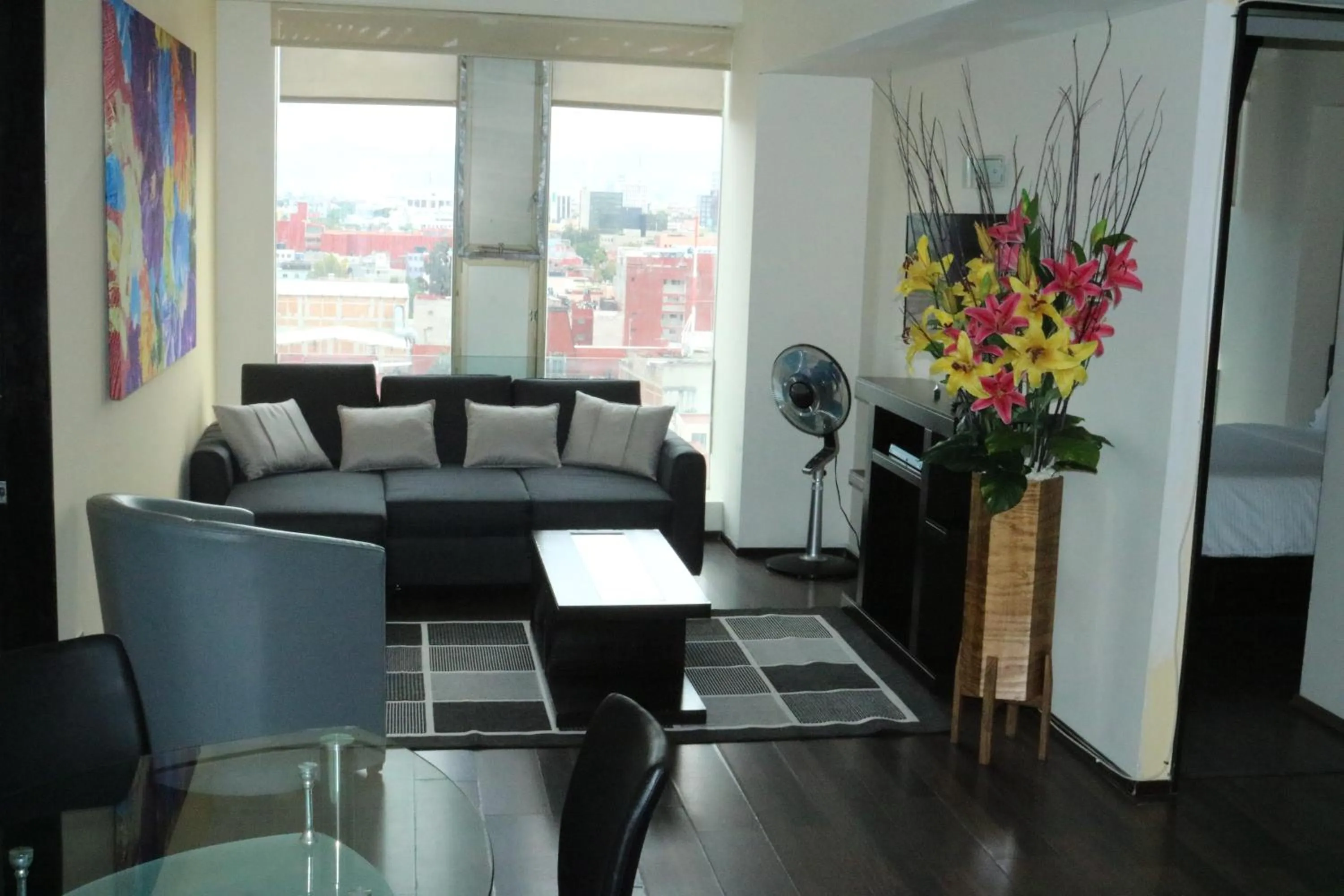 Living room in Puerta Alameda Suites México