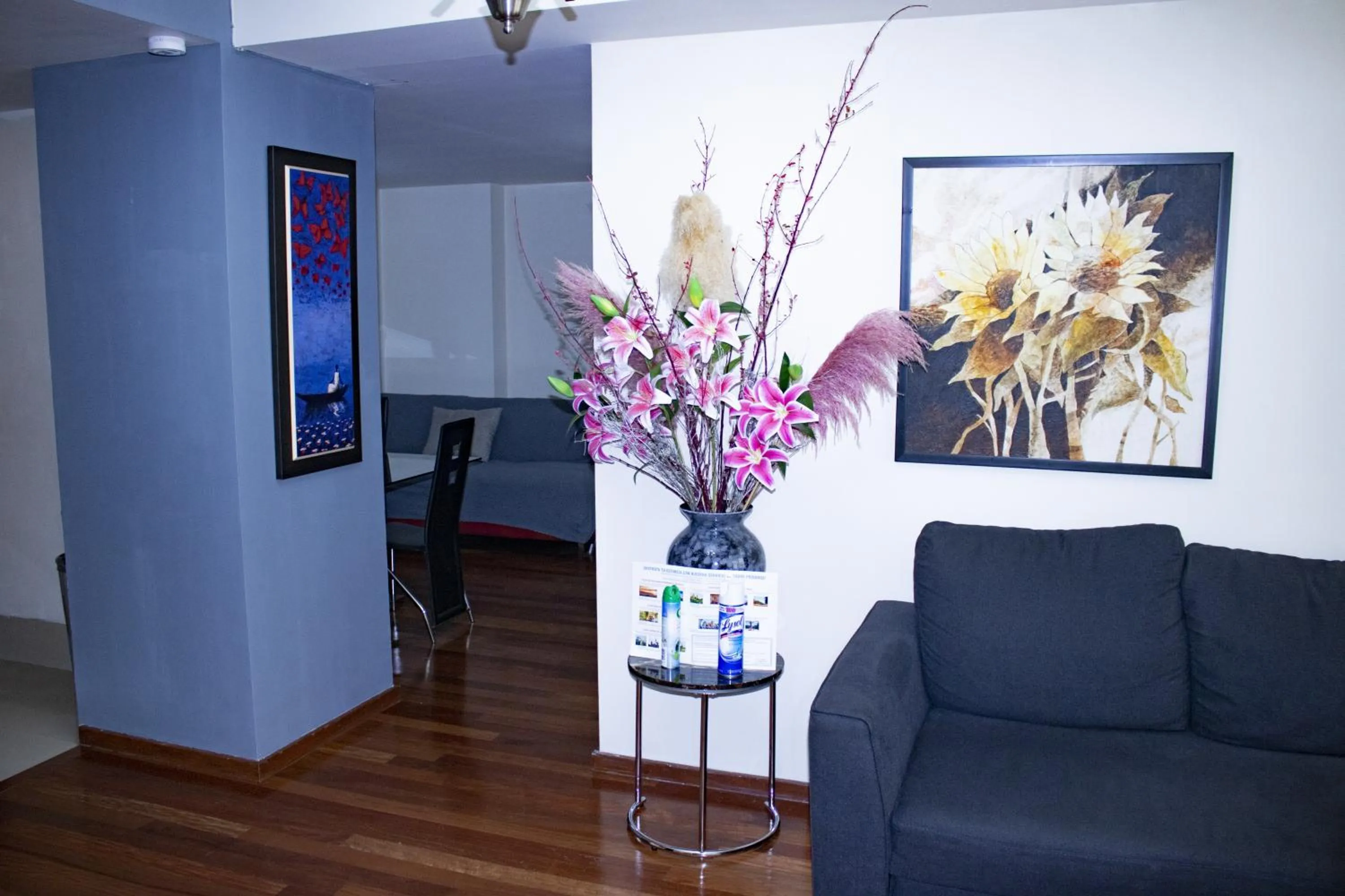 Living room in Puerta Alameda Suites México