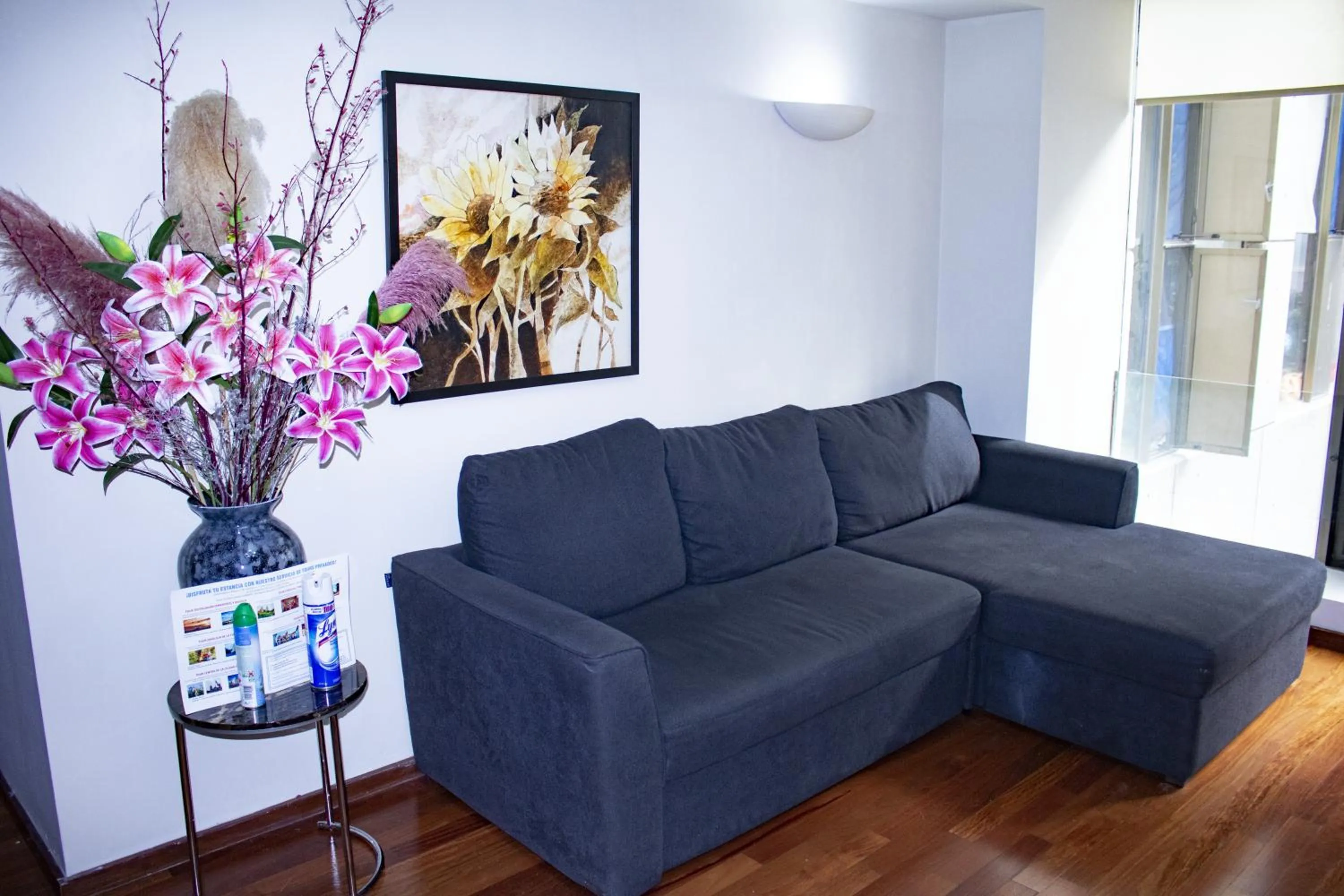 Living room in Puerta Alameda Suites México