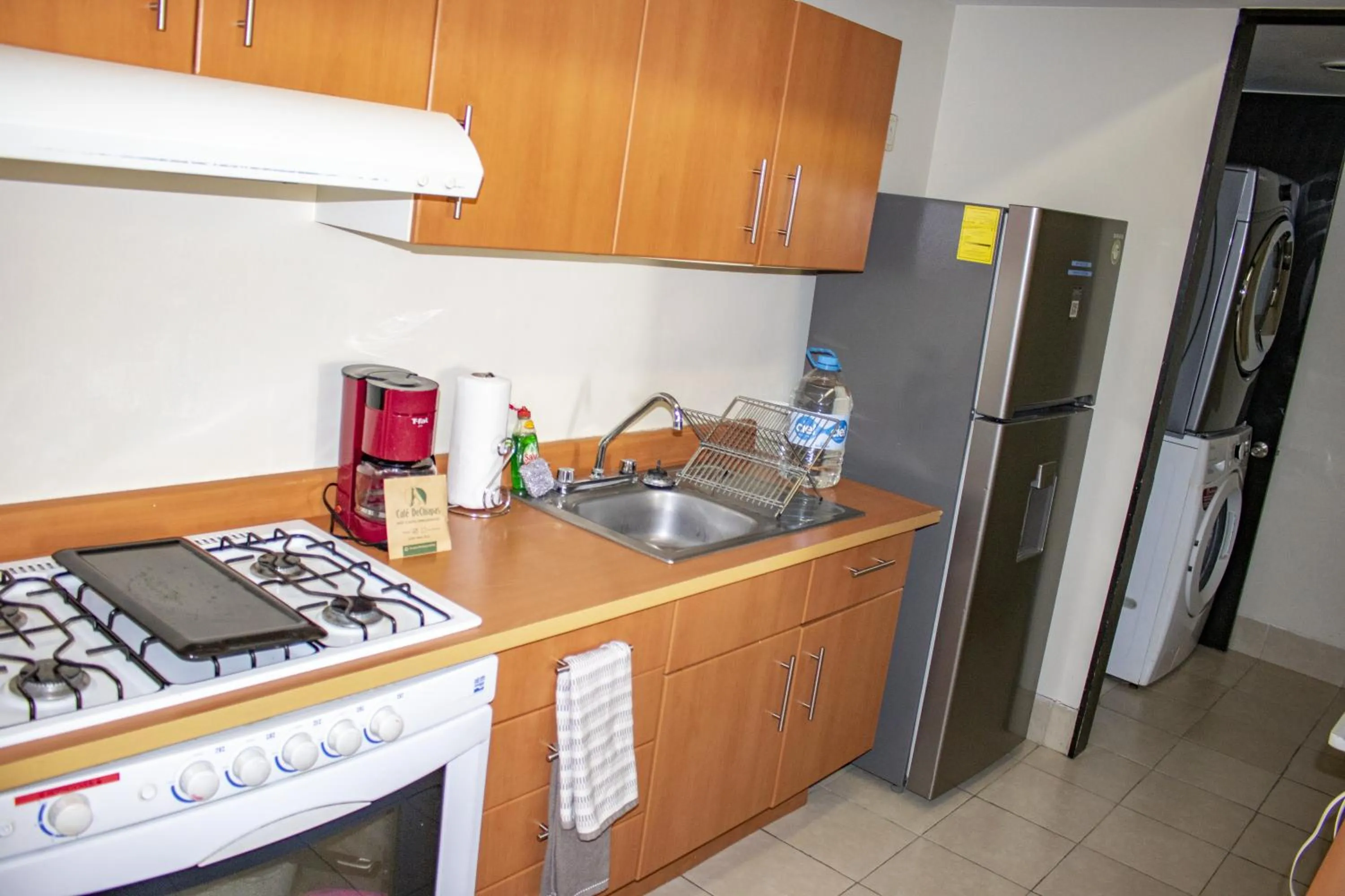 Kitchen or kitchenette in Puerta Alameda Suites México