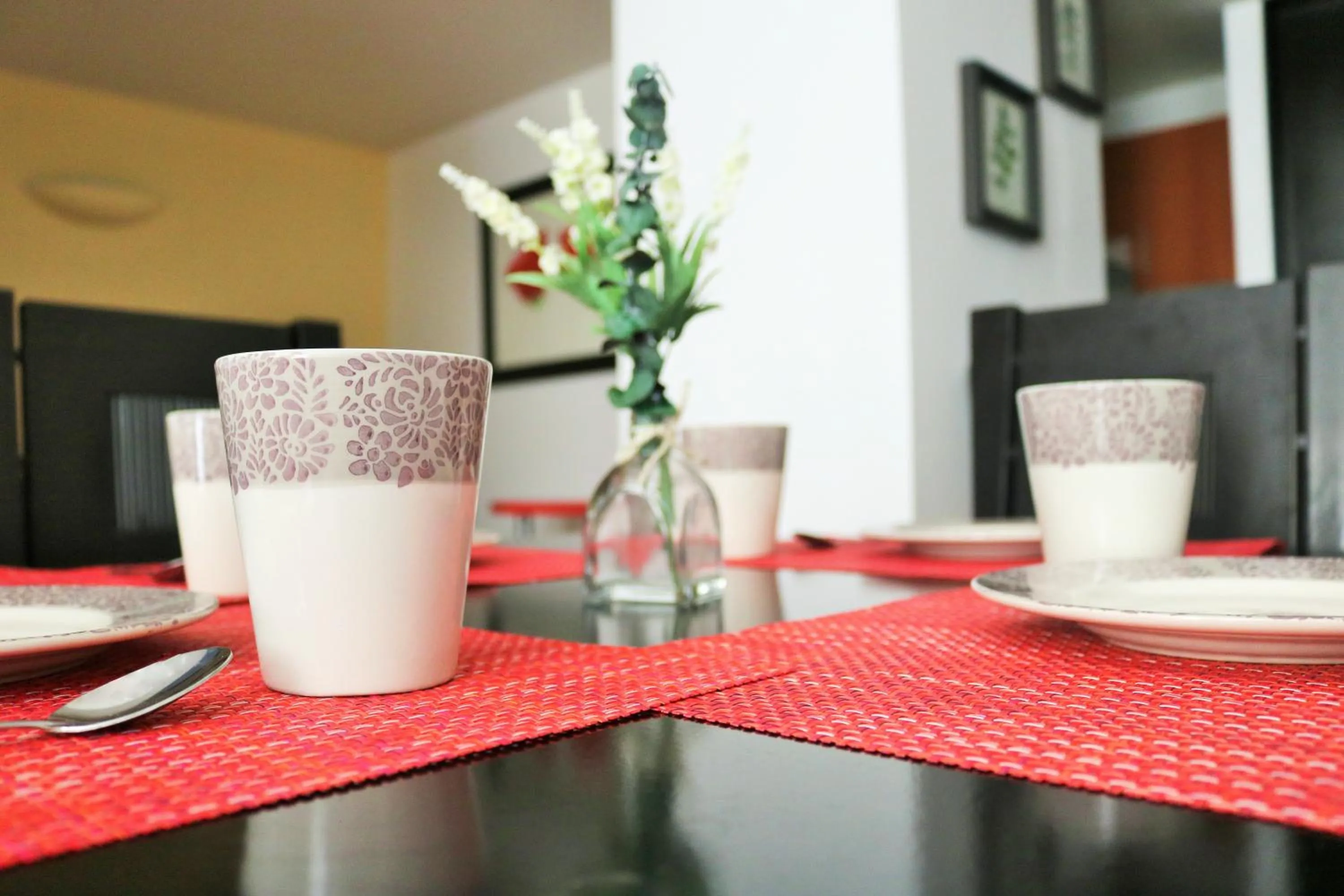 Dining area in Puerta Alameda Suites México