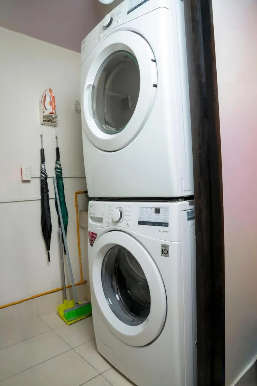 washing machine in Puerta Alameda Suites México