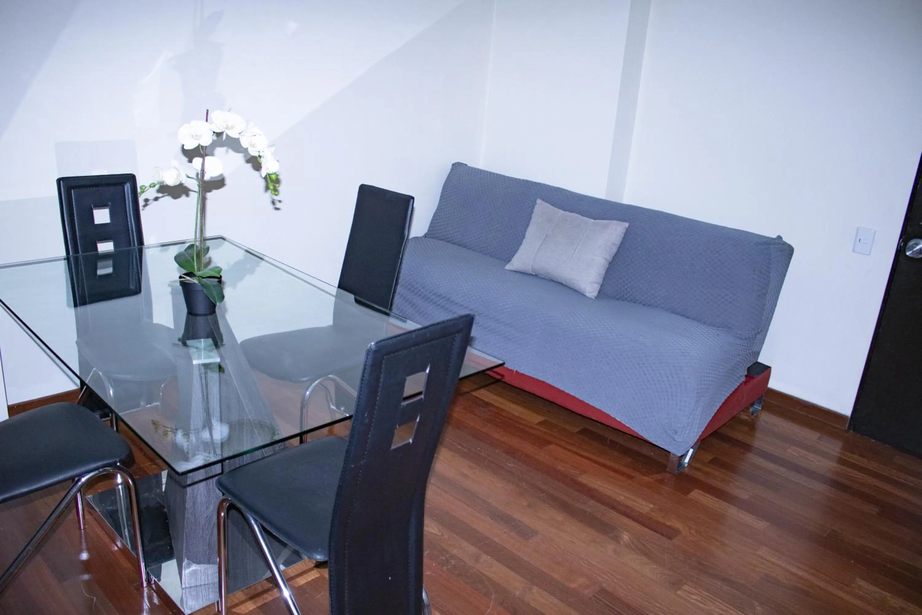 Living room in Puerta Alameda Suites México