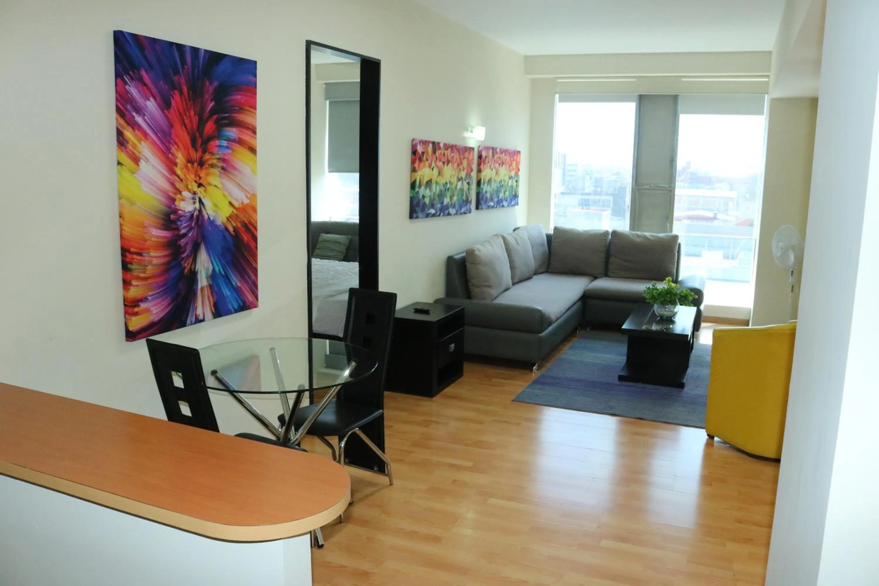 Living room in Puerta Alameda Suites México