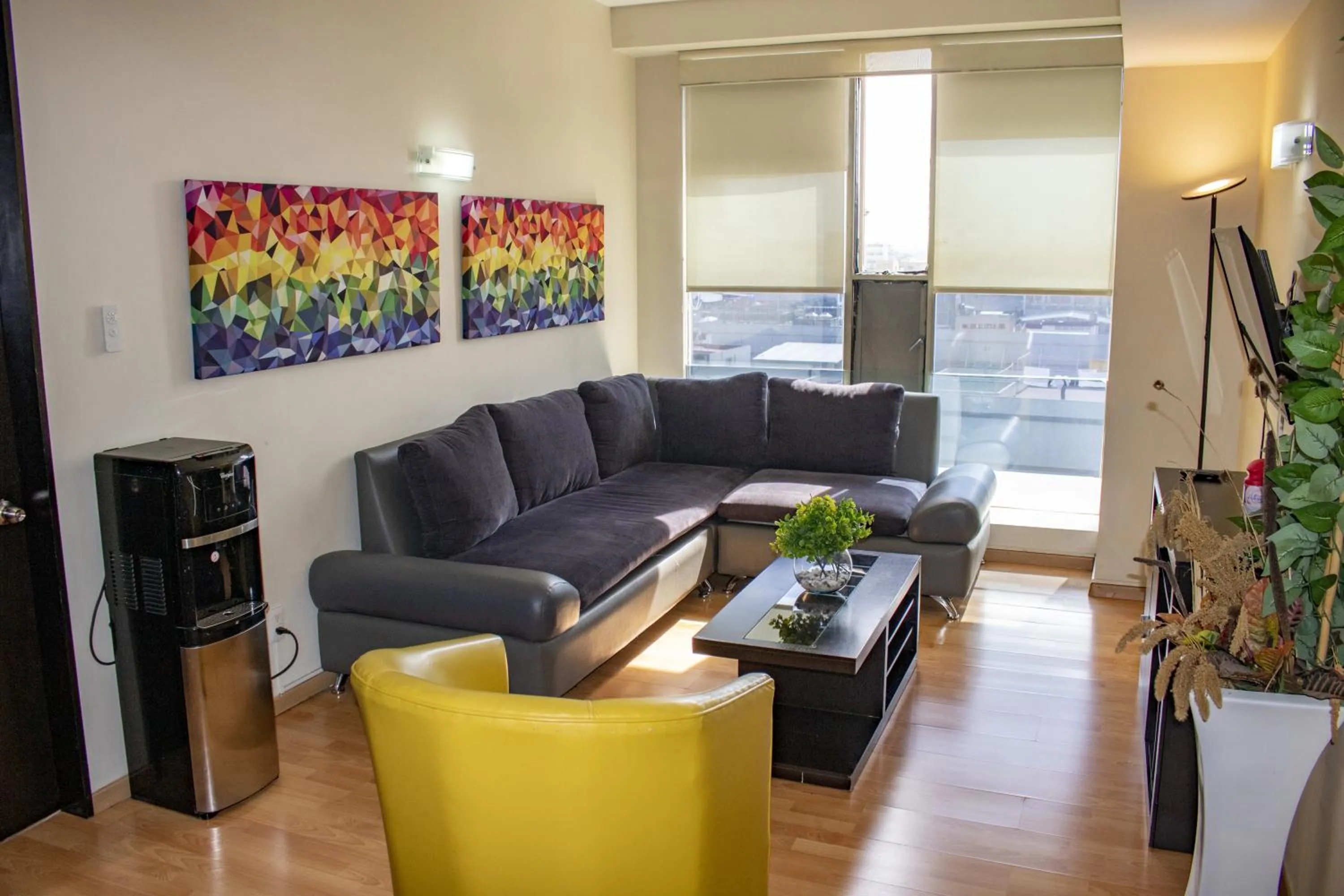 TV and multimedia in Puerta Alameda Suites México