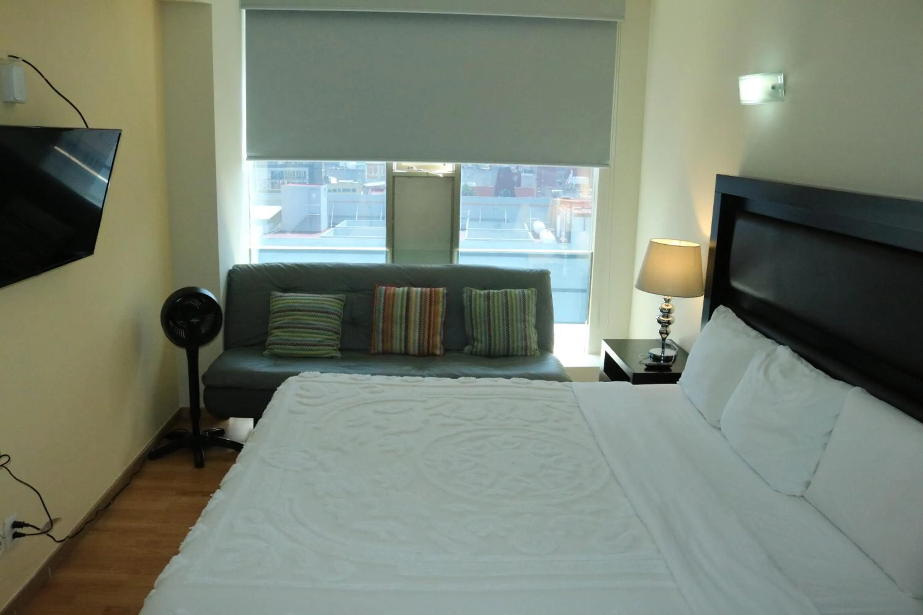 Bed in Puerta Alameda Suites México