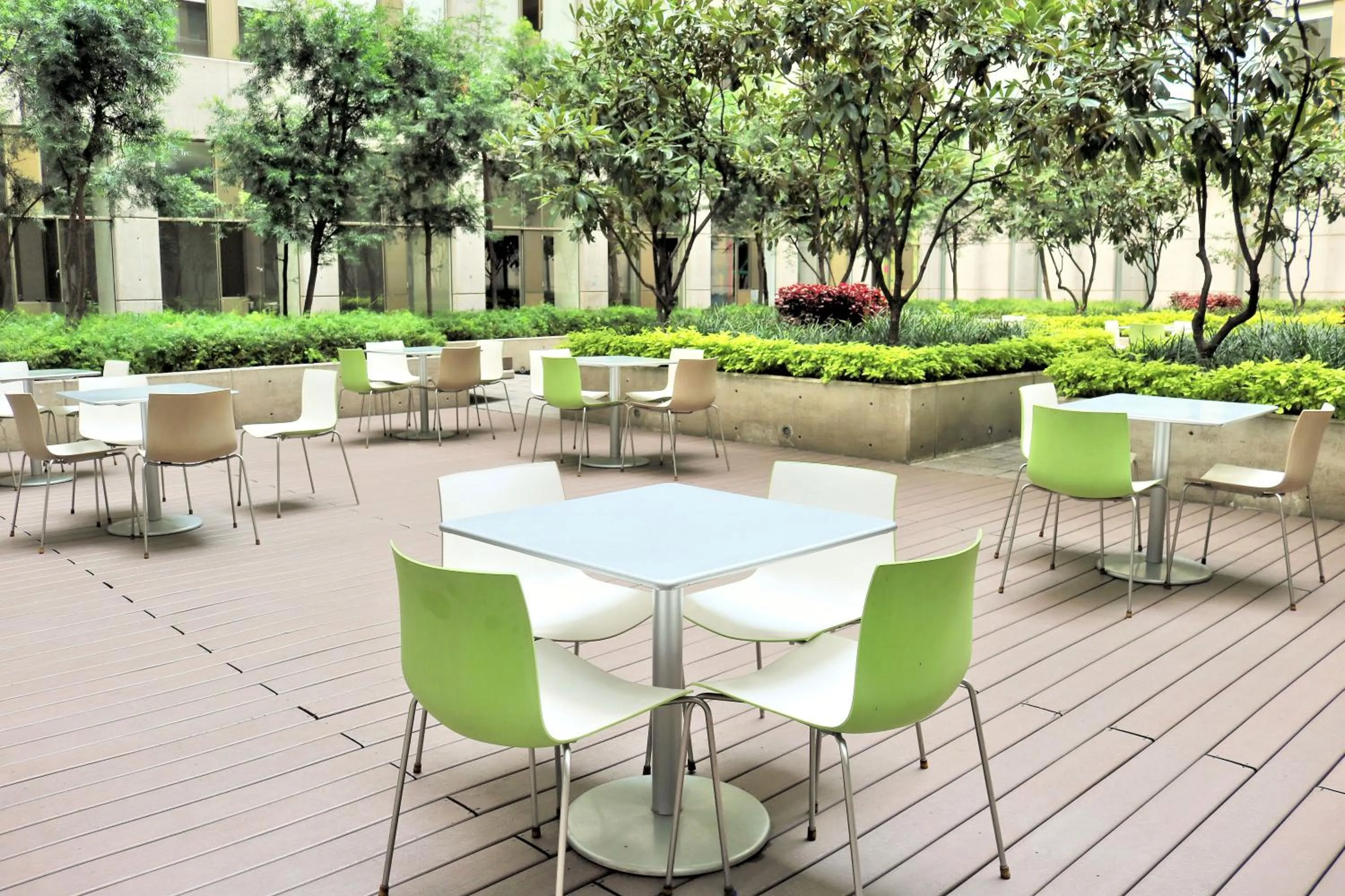 Garden view in Puerta Alameda Suites México