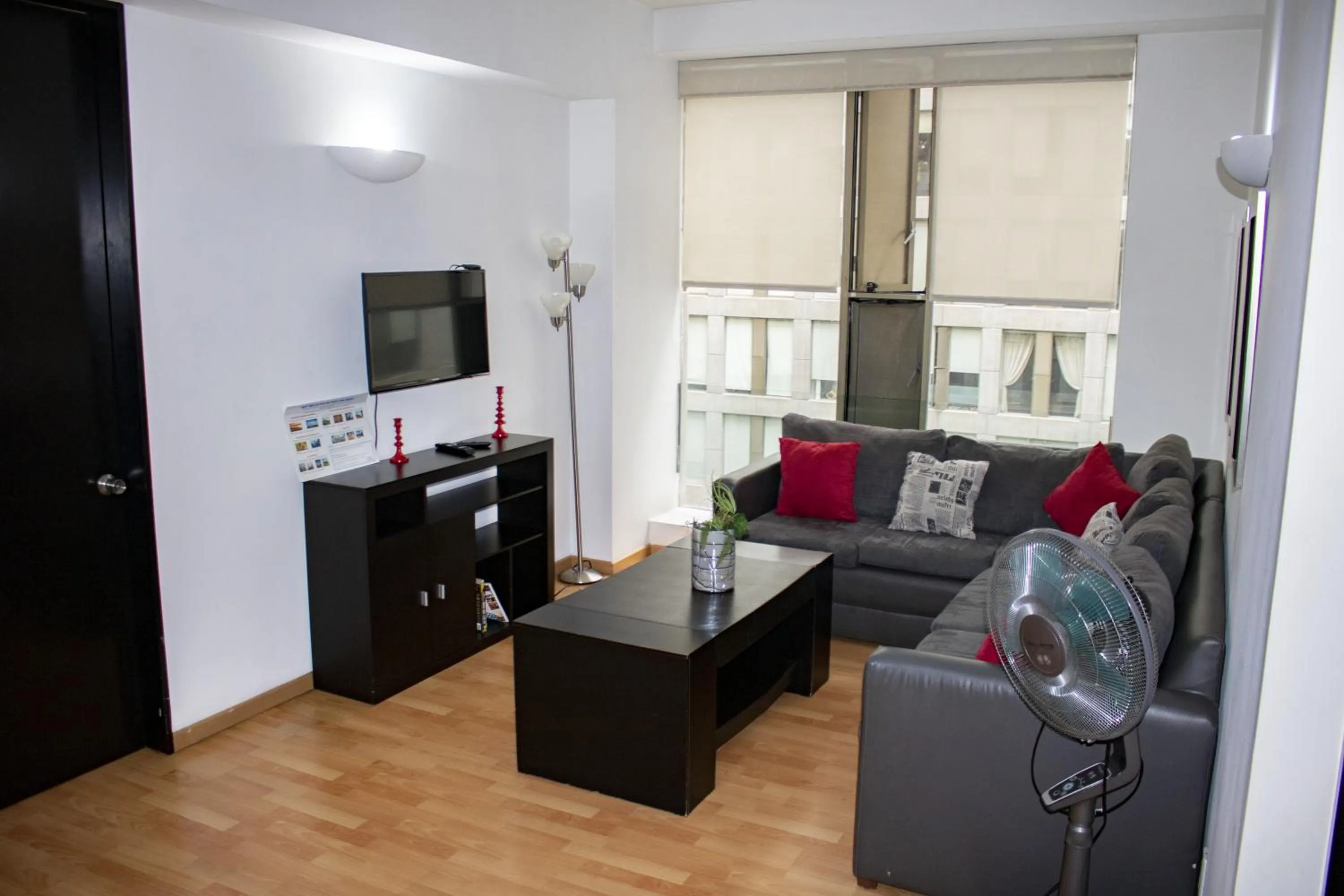 TV and multimedia in Puerta Alameda Suites México