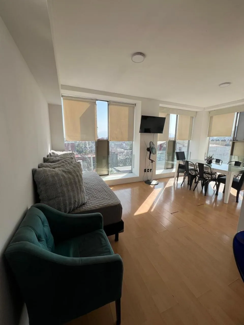 Living room in Puerta Alameda Suites México