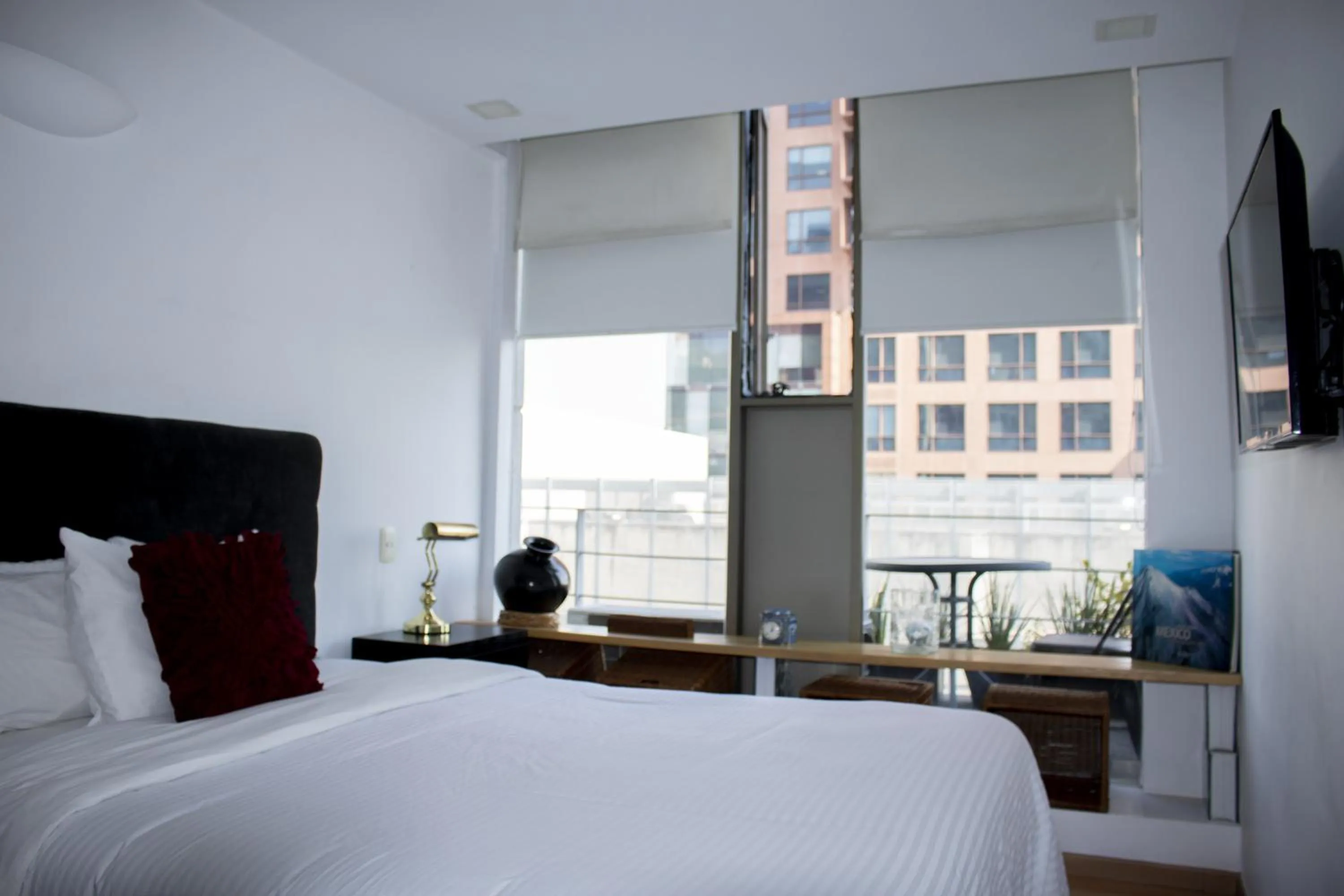 Bed in Puerta Alameda Suites México