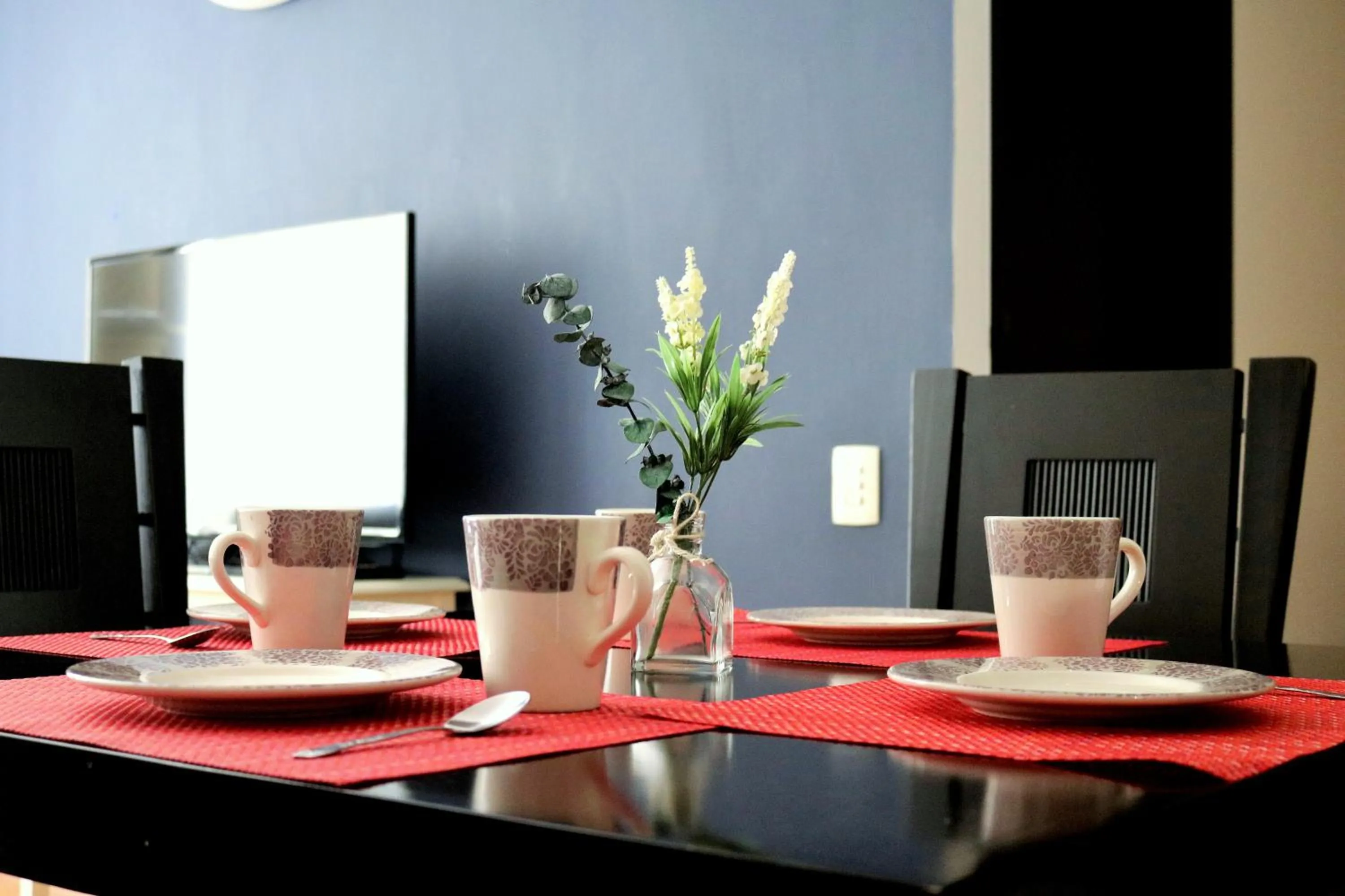 Dining area in Puerta Alameda Suites México