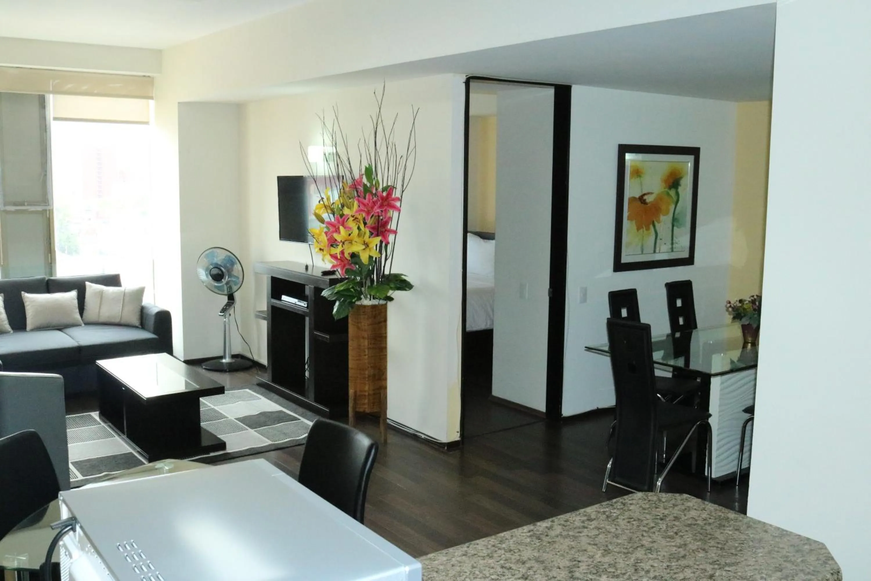 Living room in Puerta Alameda Suites México