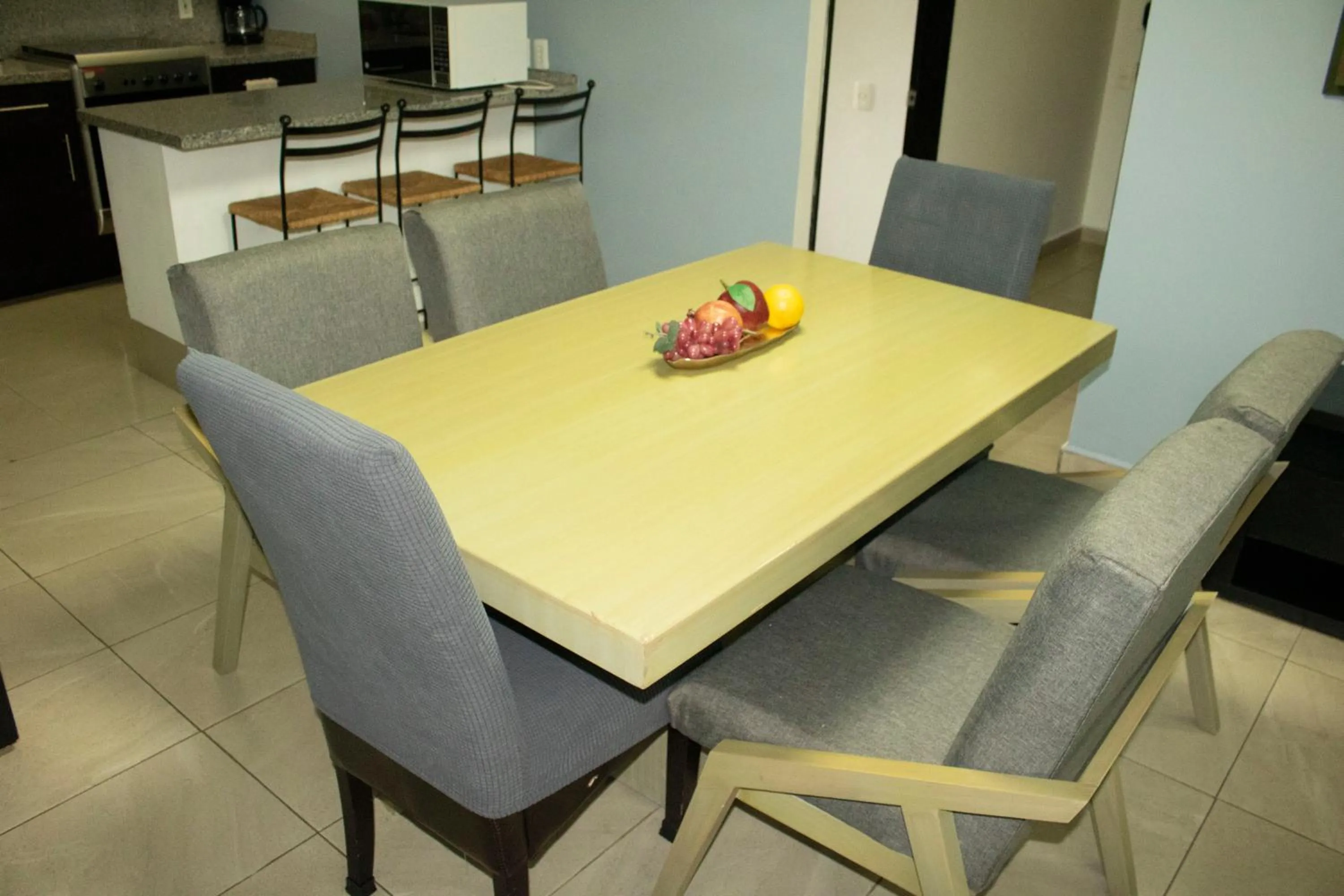 Dining area in Puerta Alameda Suites México