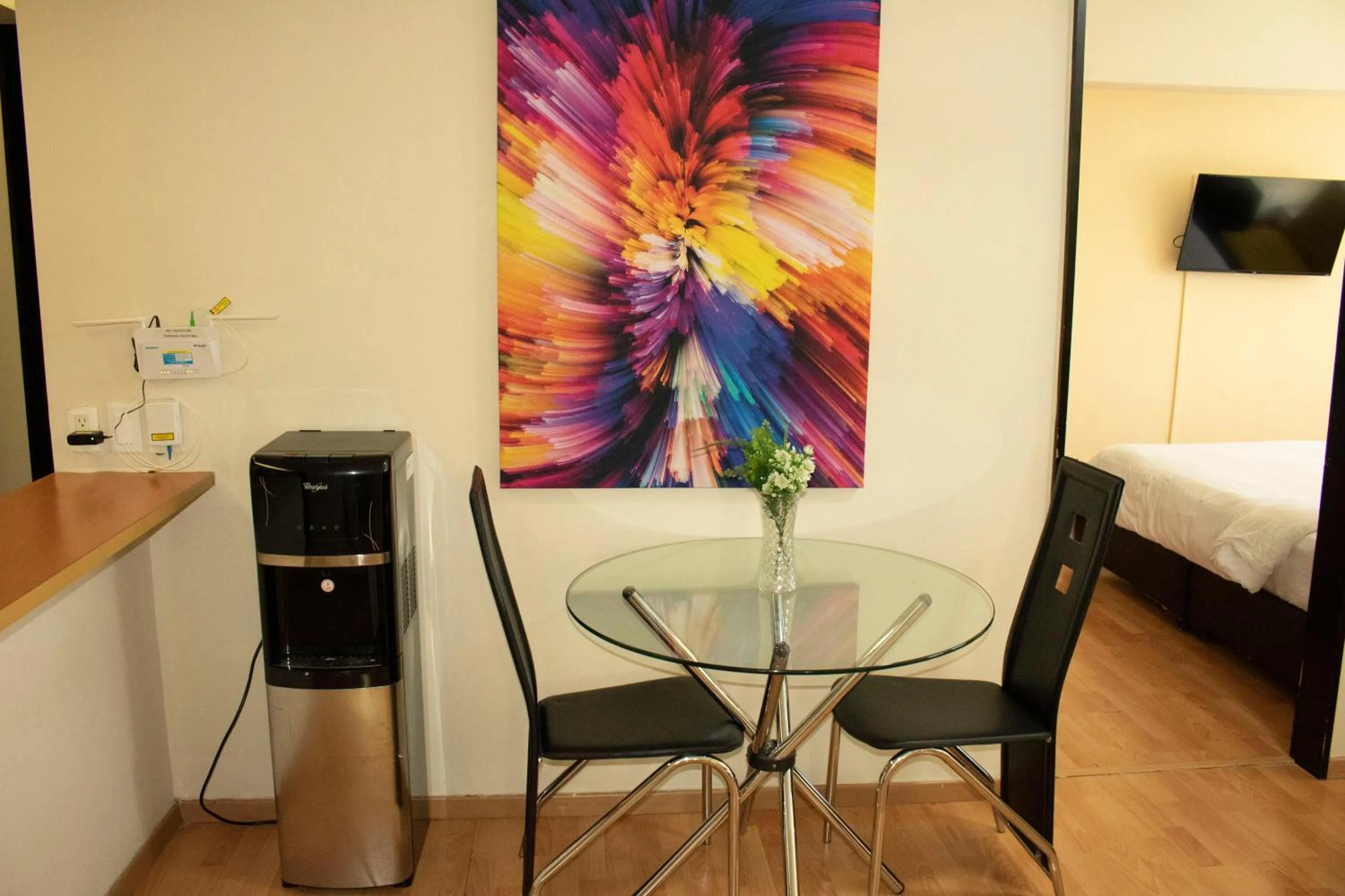 Dining area in Puerta Alameda Suites México