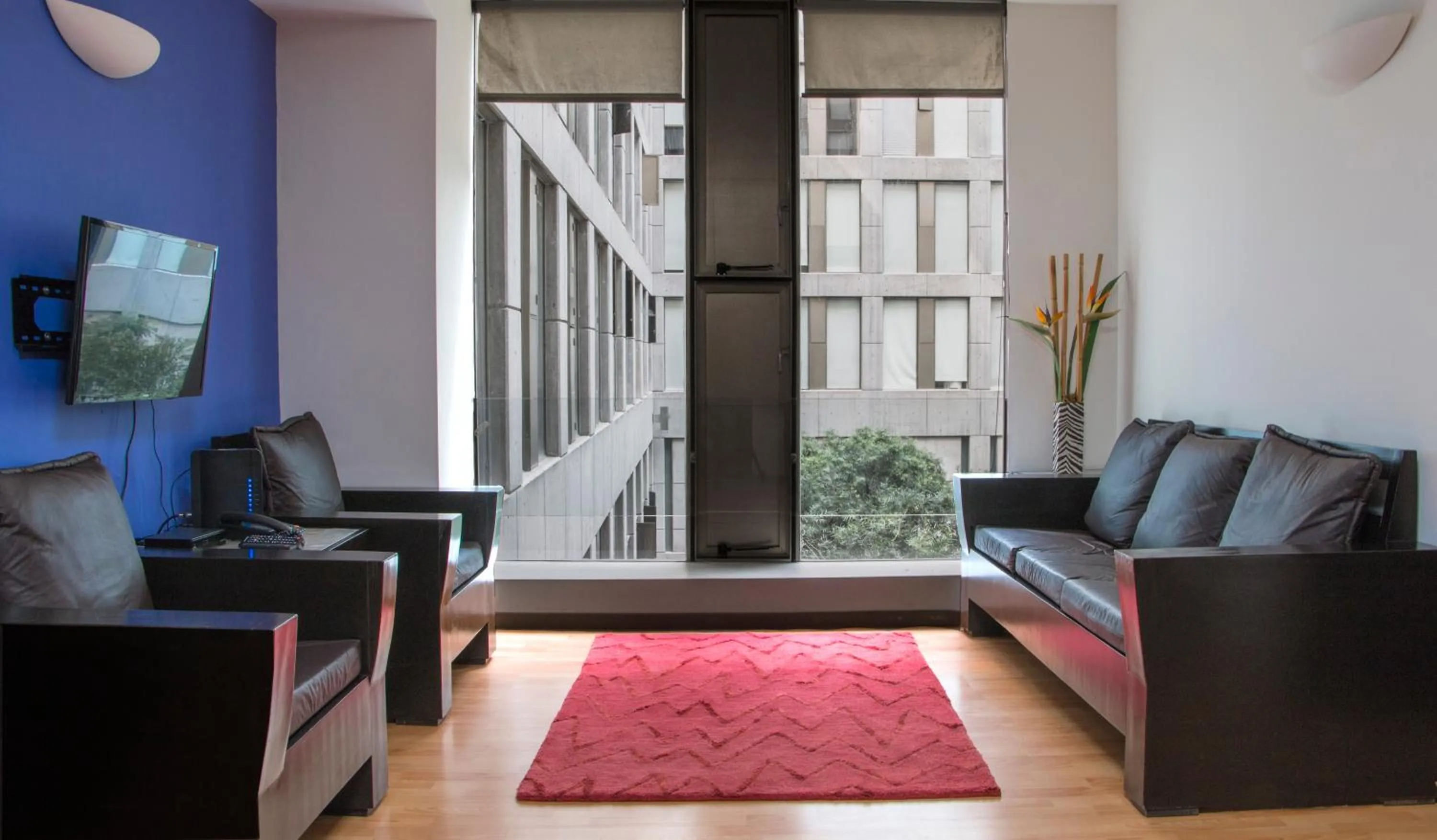Living room in Puerta Alameda Suites México
