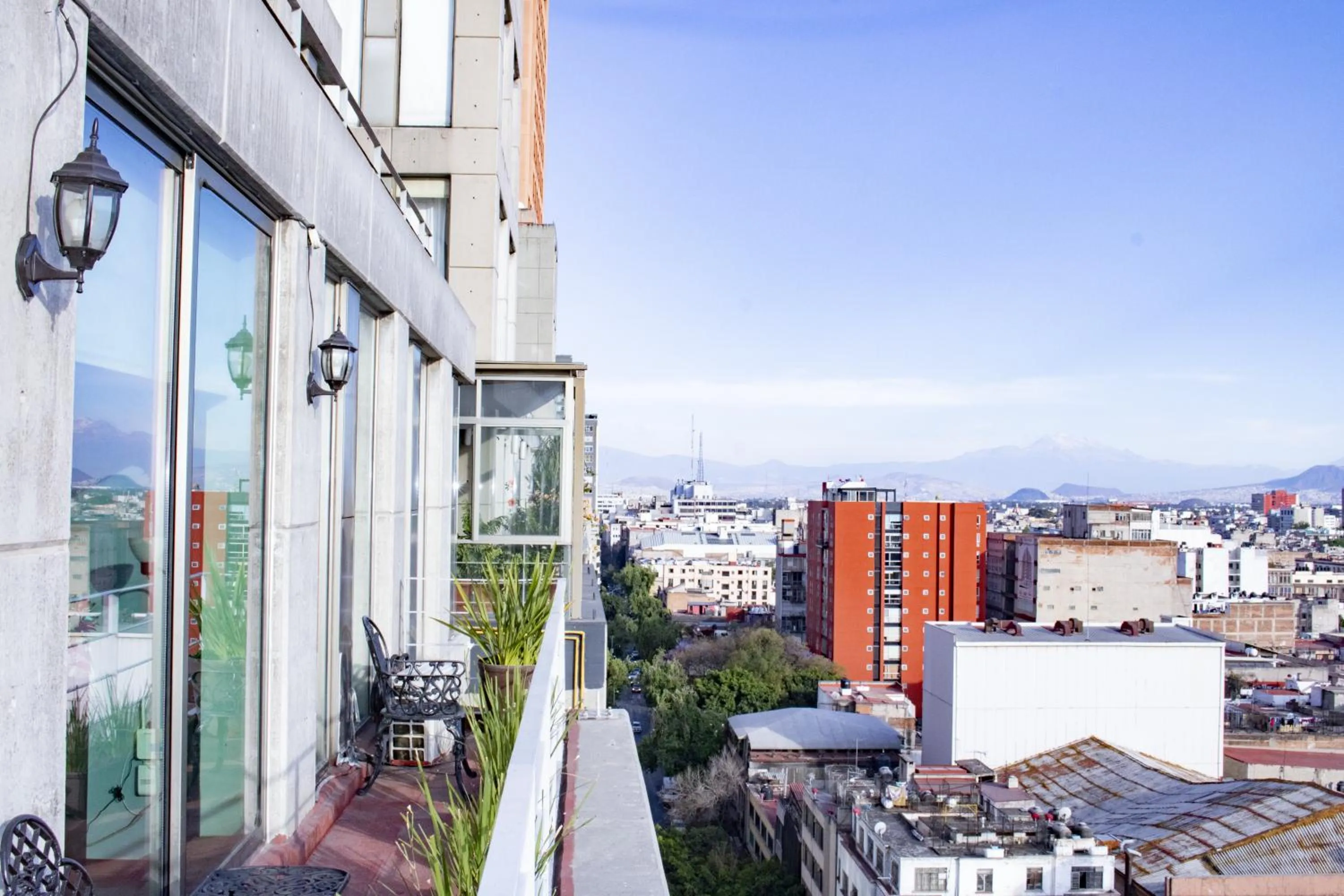 Day in Puerta Alameda Suites México