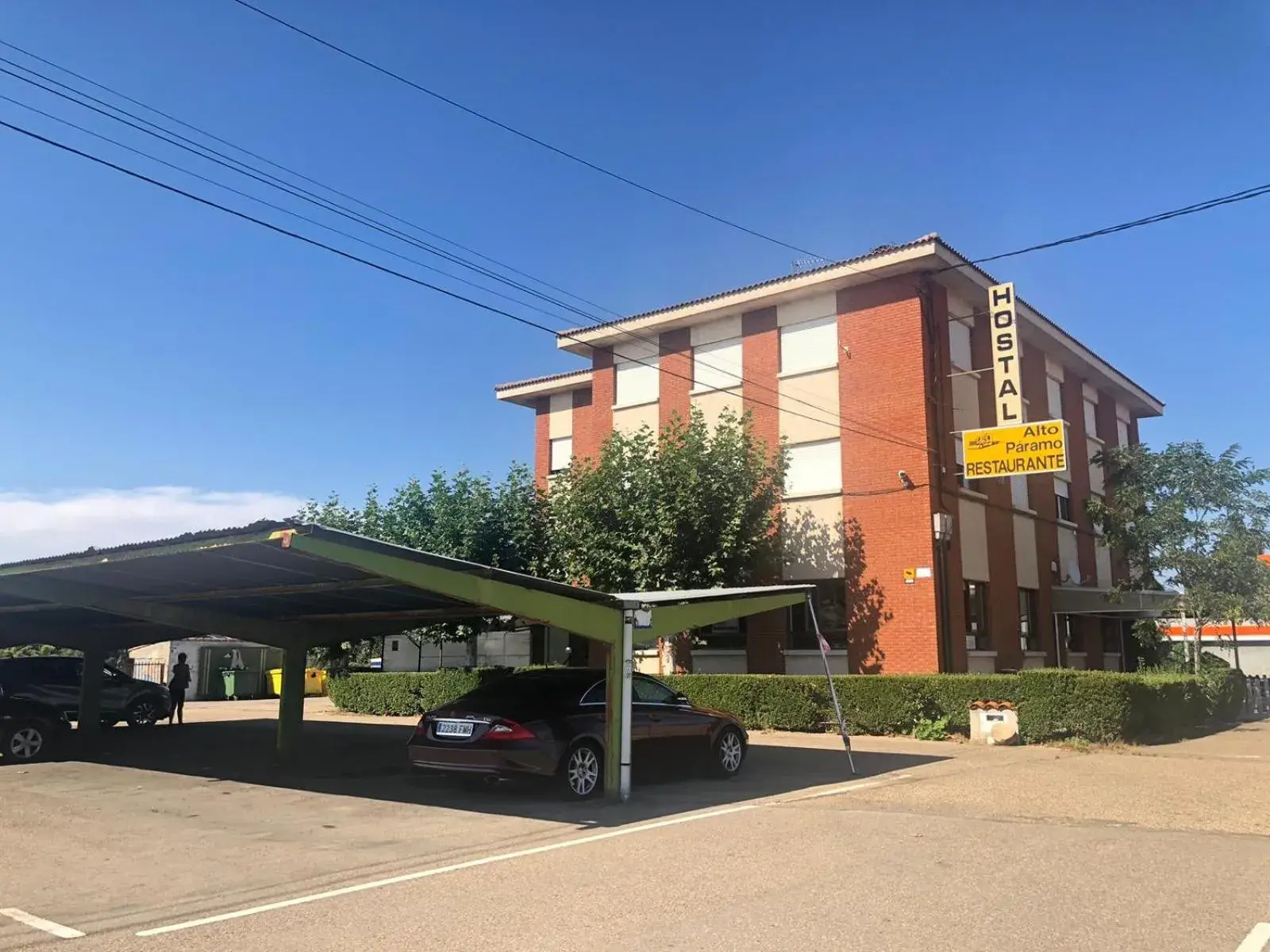 Property building in HOSTAL ALTO PÁRAMO Property building in HOSTAL ALTO PÁRAMO